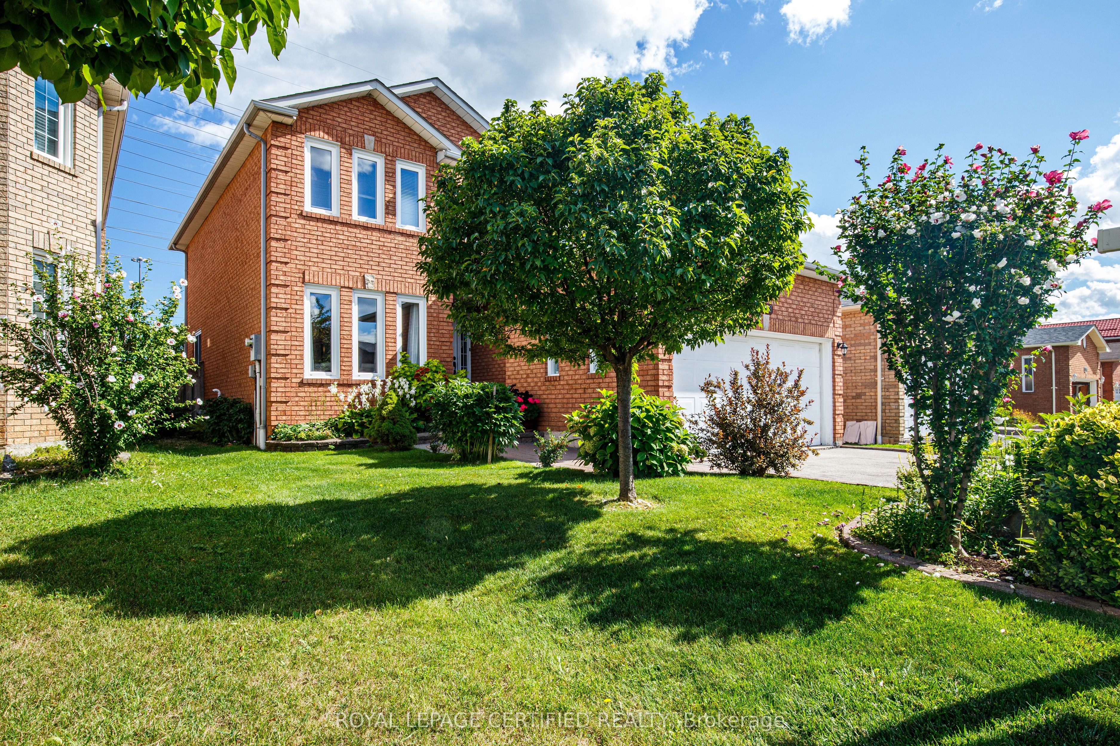 1448 Rose Haven Road, Mississauga, ON L5V 1H1 photo 2