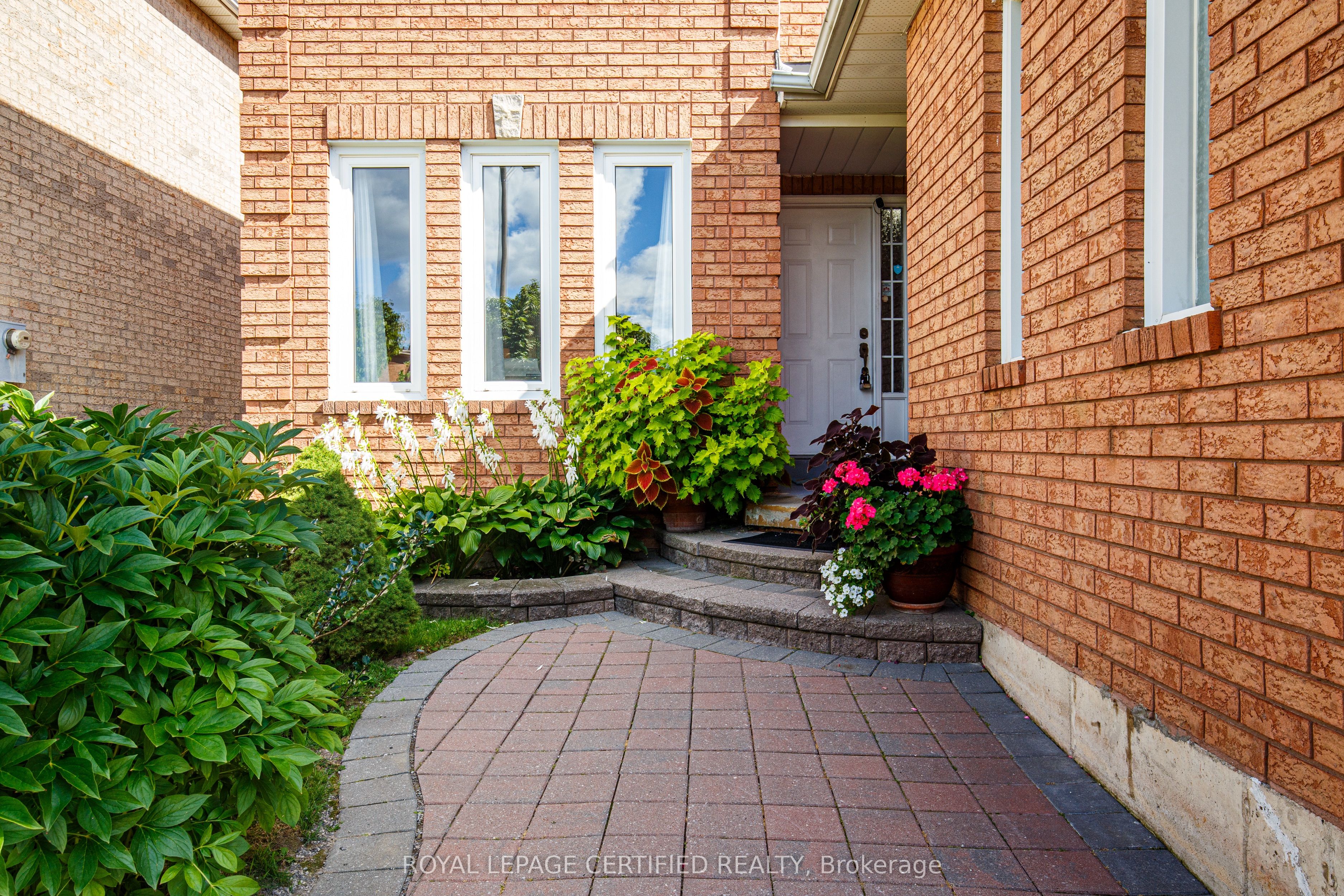 1448 Rose Haven Road, Mississauga, ON L5V 1H1 photo 3