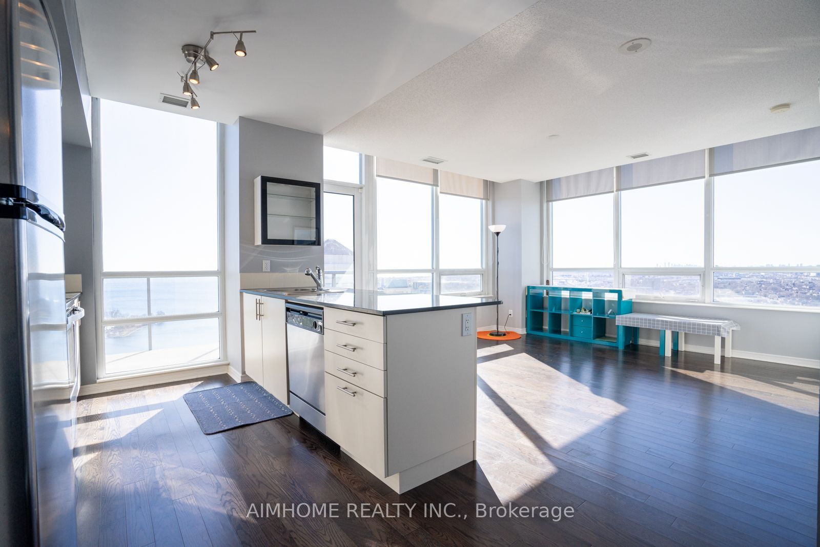 2240 Lakeshore Boulevard W 3202, Toronto, ON M8V 0B1 photo 3