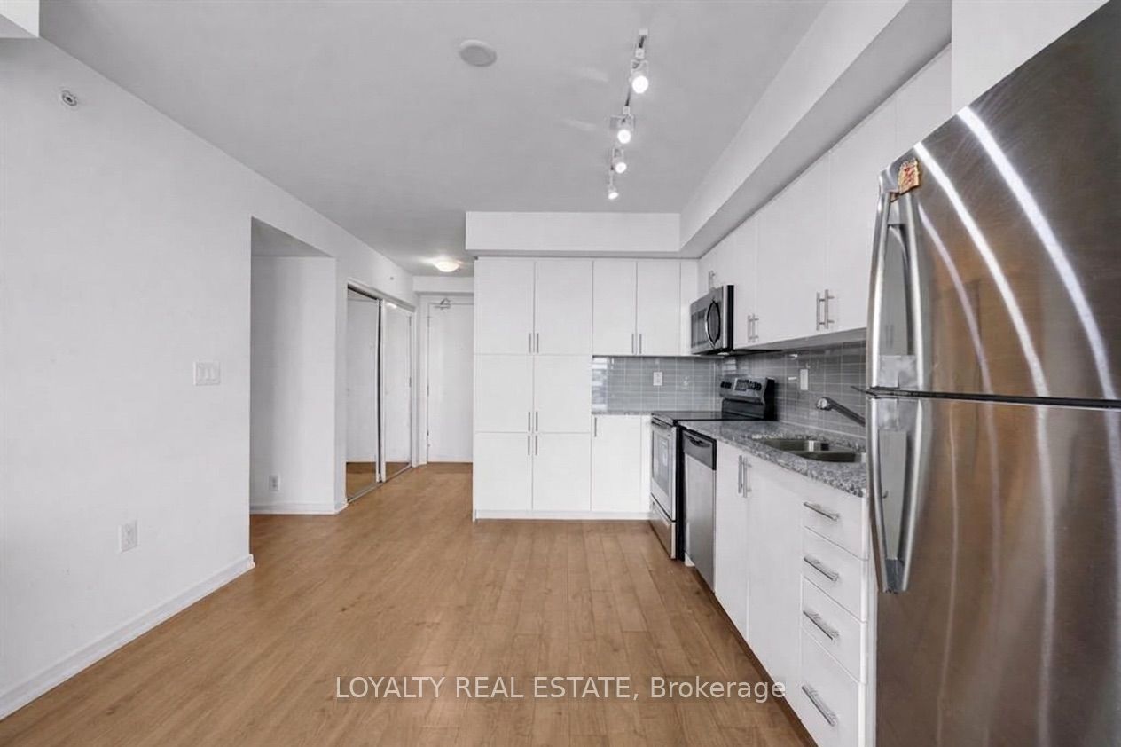3091 Dufferin Street 703, Toronto, ON M6A 2S7 photo 5