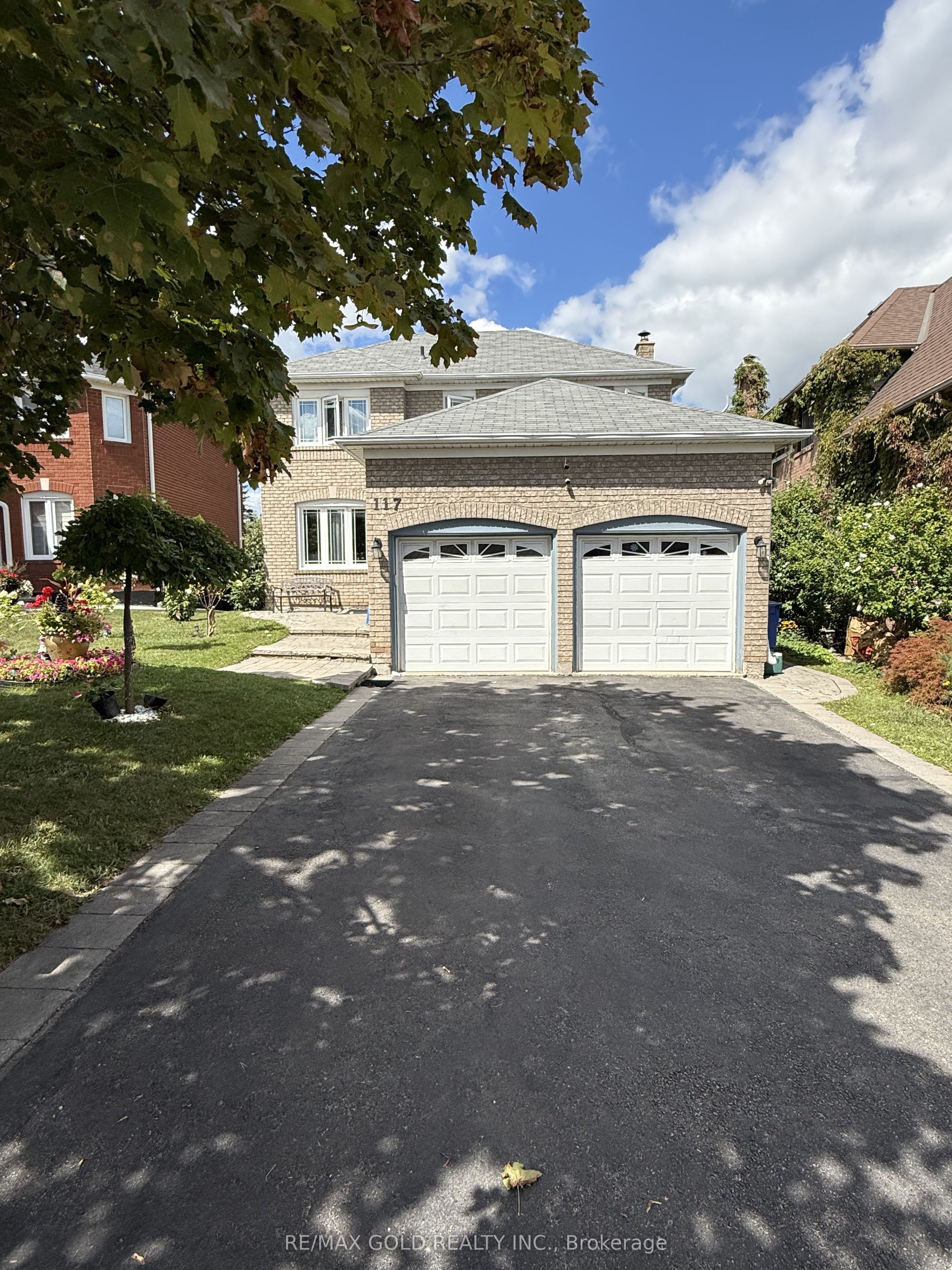 117 Sal Circle, Brampton, ON L6R 1H5 photo 2