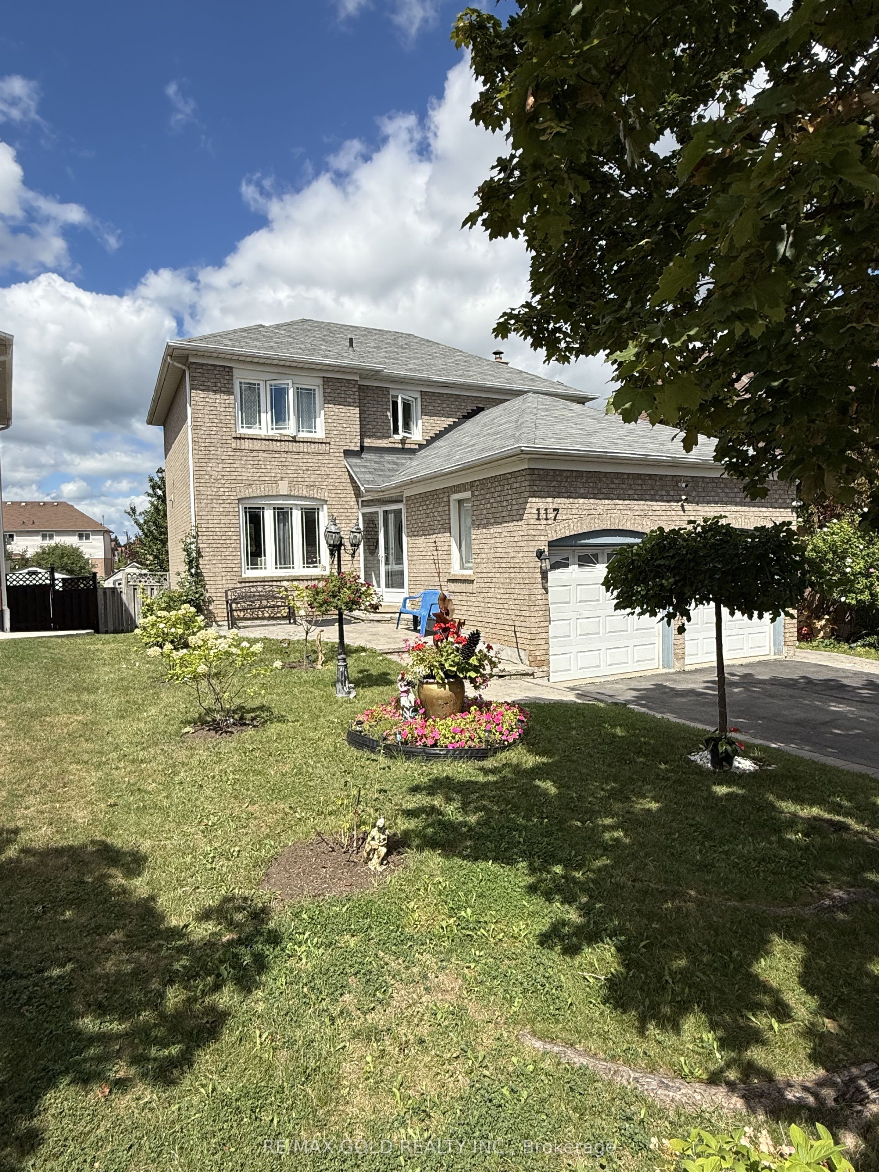 117 Sal Circle, Brampton, ON L6R 1H5 photo 3