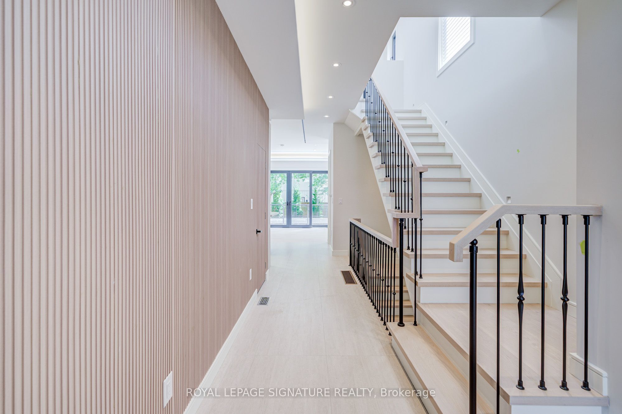 878 Atwater Avenue, Mississauga, ON L5E 1M1 photo 5