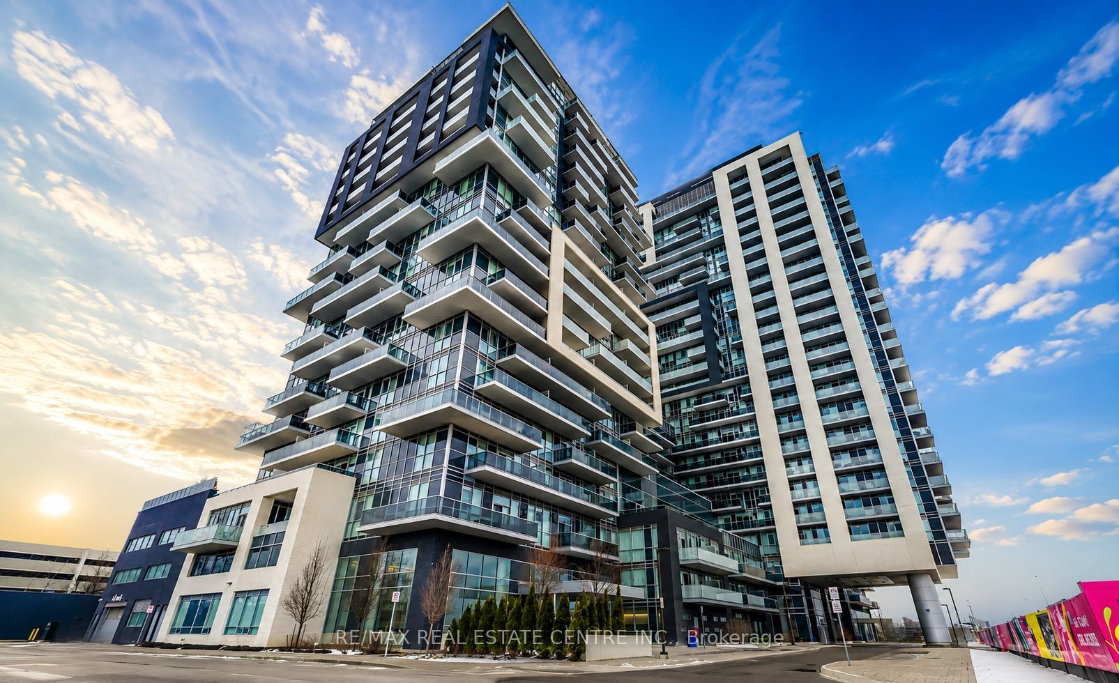 2093 Fairview Street 1001, Burlington, ON L7R 0E6