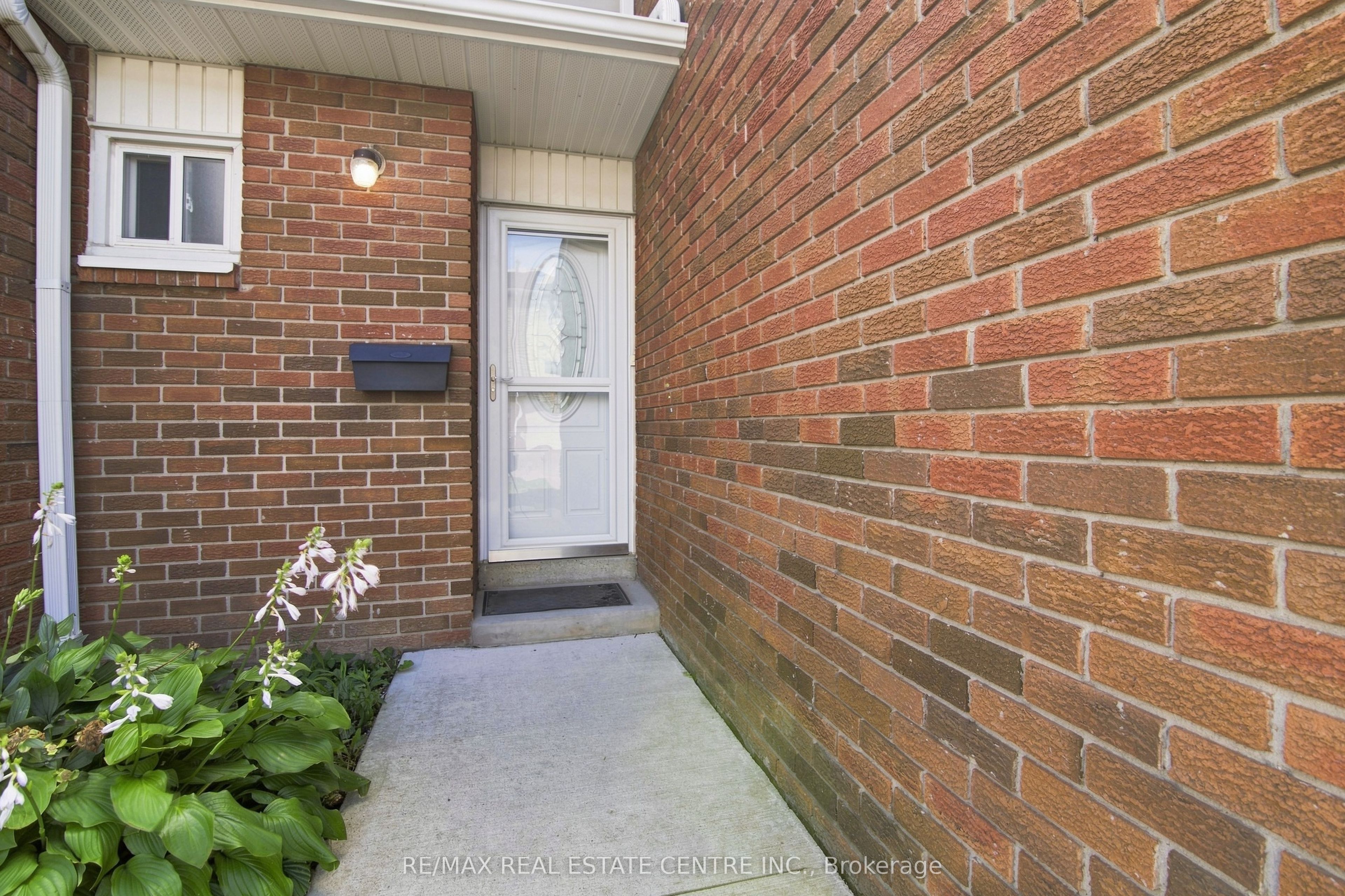 44 Franklin Court 49, Brampton, ON L6T 3Z1 photo 2