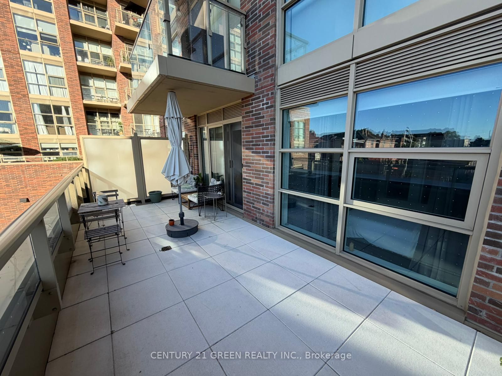 1787 St. Clair Avenue W 201, Toronto, ON M6N 1J6