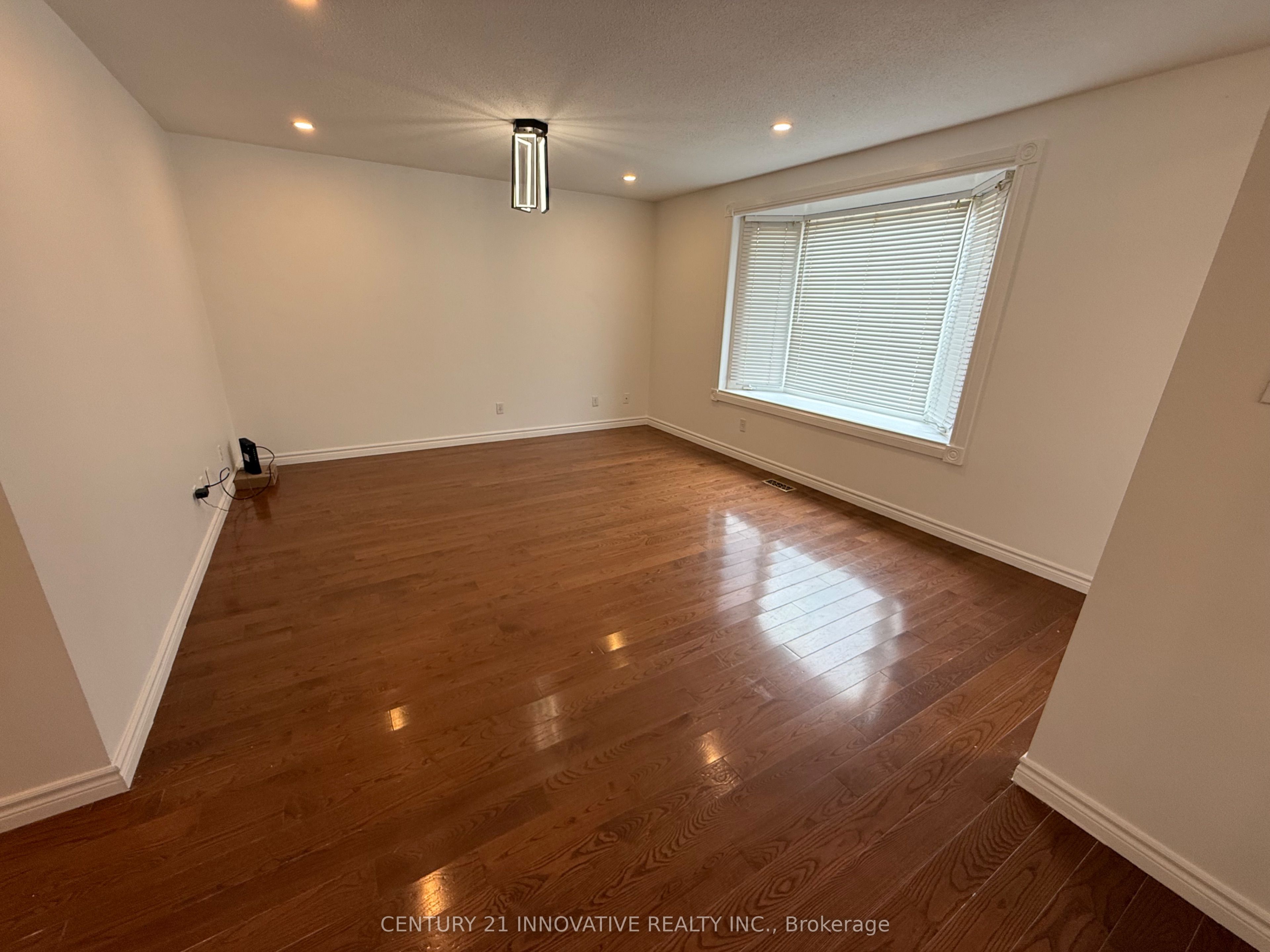 541 Chamberlain Road Upper, Burlington, ON L7L 2V2 photo 5