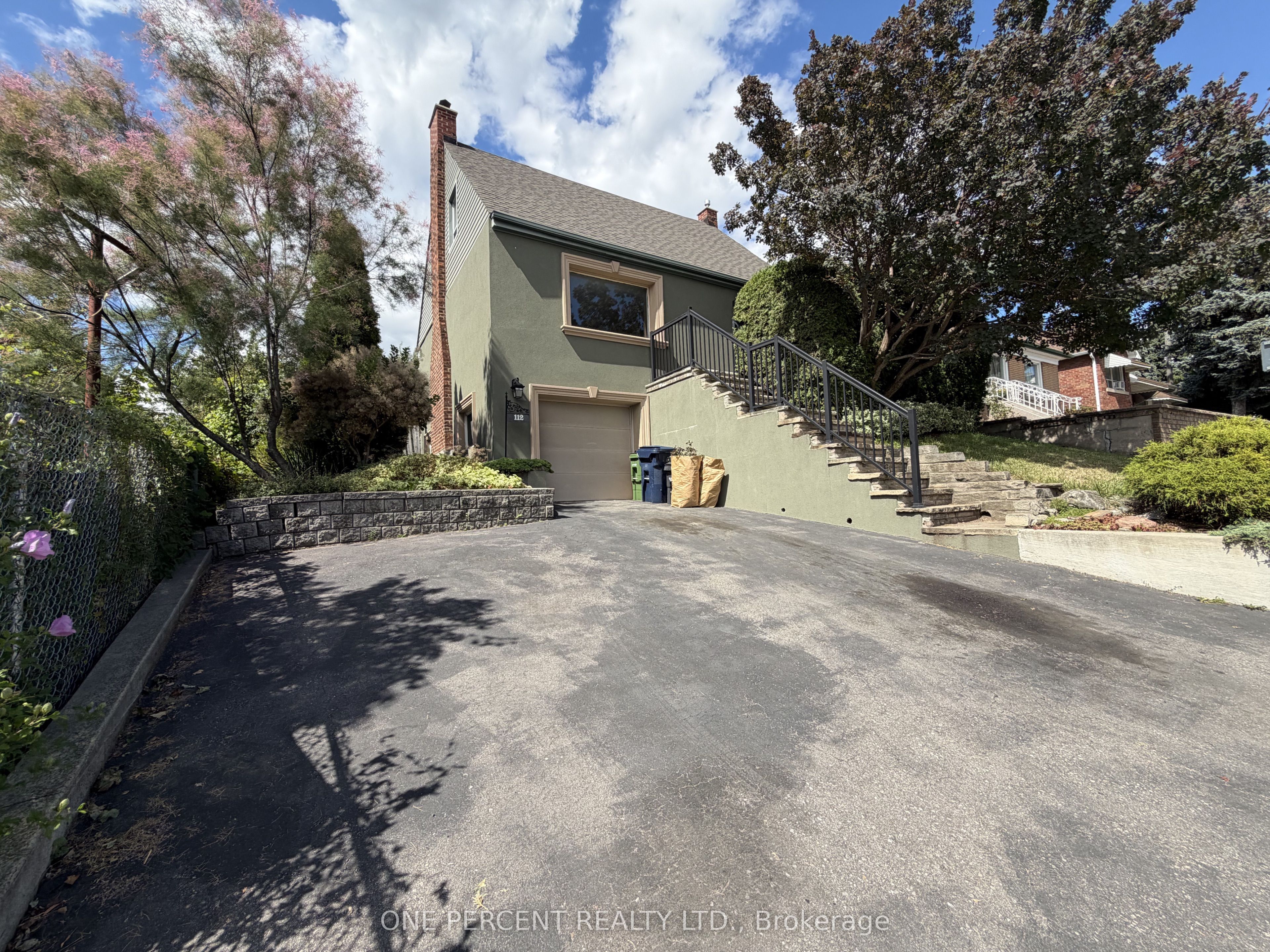 112 Yore Road, Toronto, ON M6M 1X1 photo 2