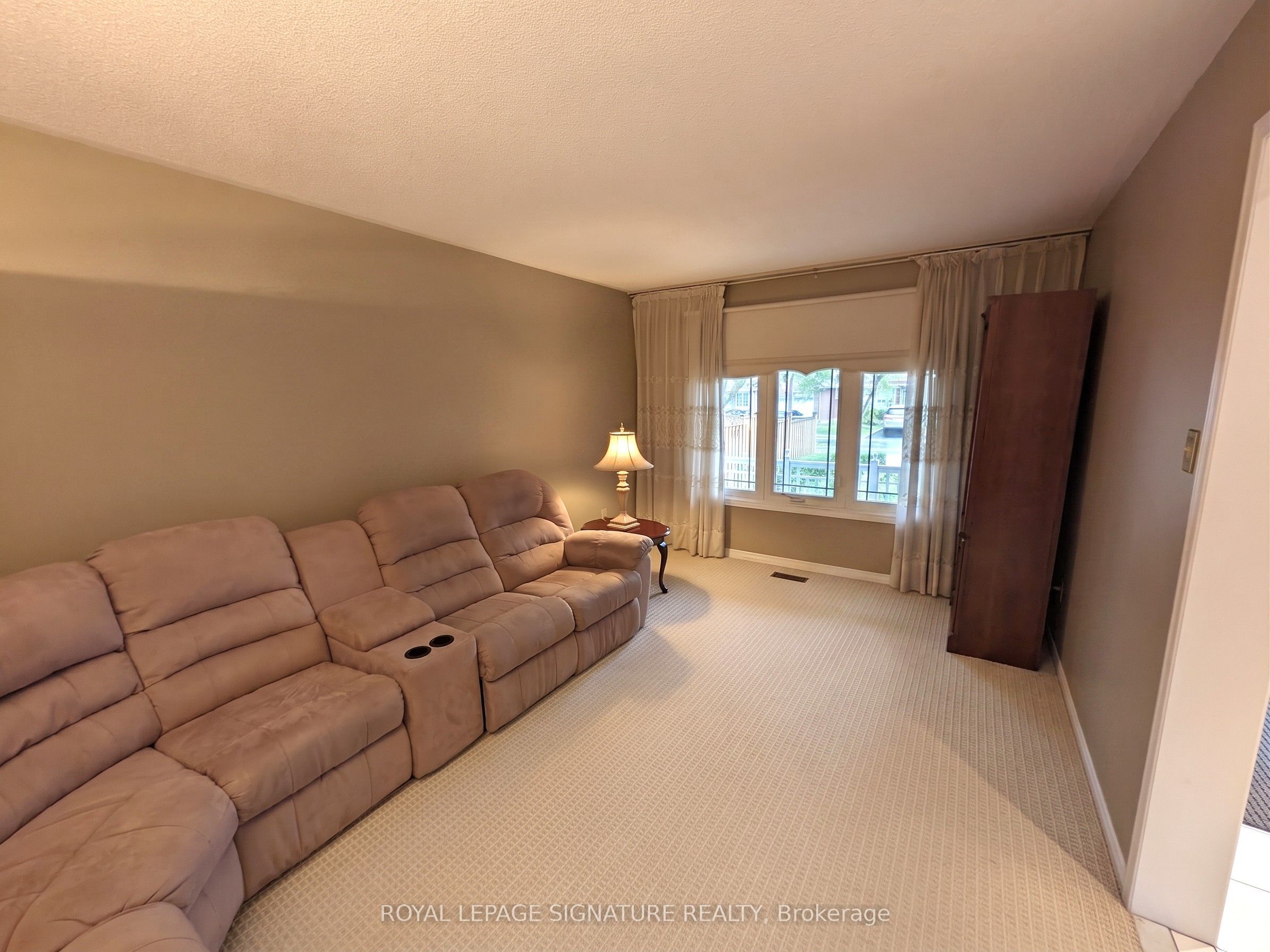 44 Bankview Circle, Toronto, ON M9W 6S5 photo 2