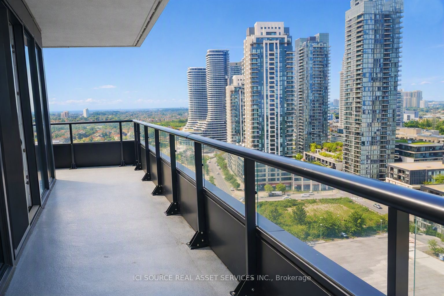 448 Burnhamthorpe Road 1804, Mississauga, ON L5B 0R4 photo 3