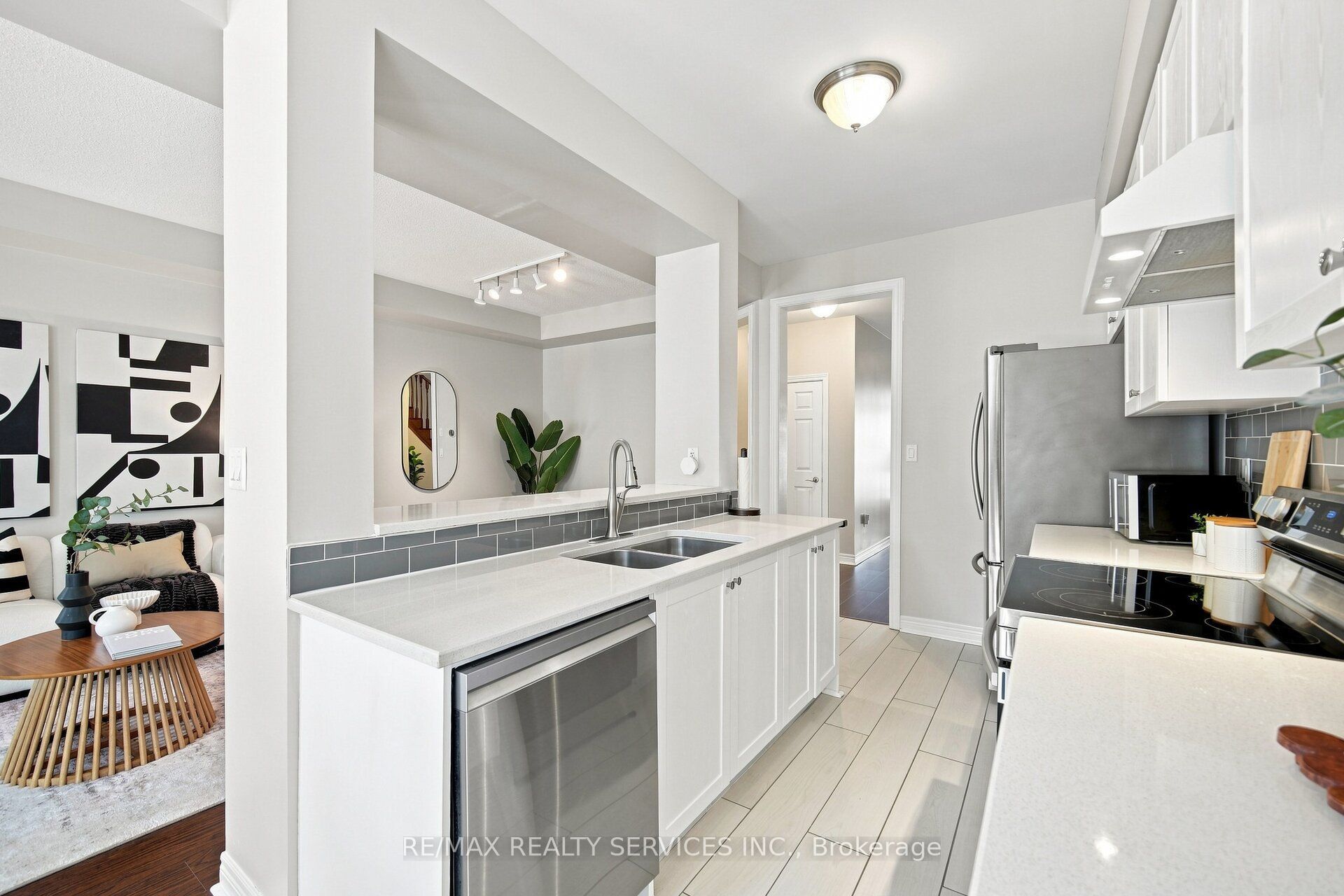 20 Cedarcrest Street, Caledon, ON L7C 3P9 photo 4