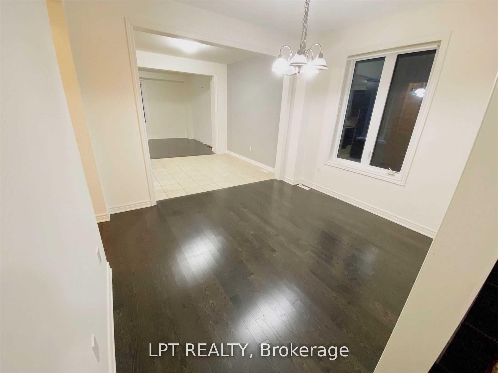 35 Humberstone Crescent, Brampton, ON L7A 4C2 photo 2