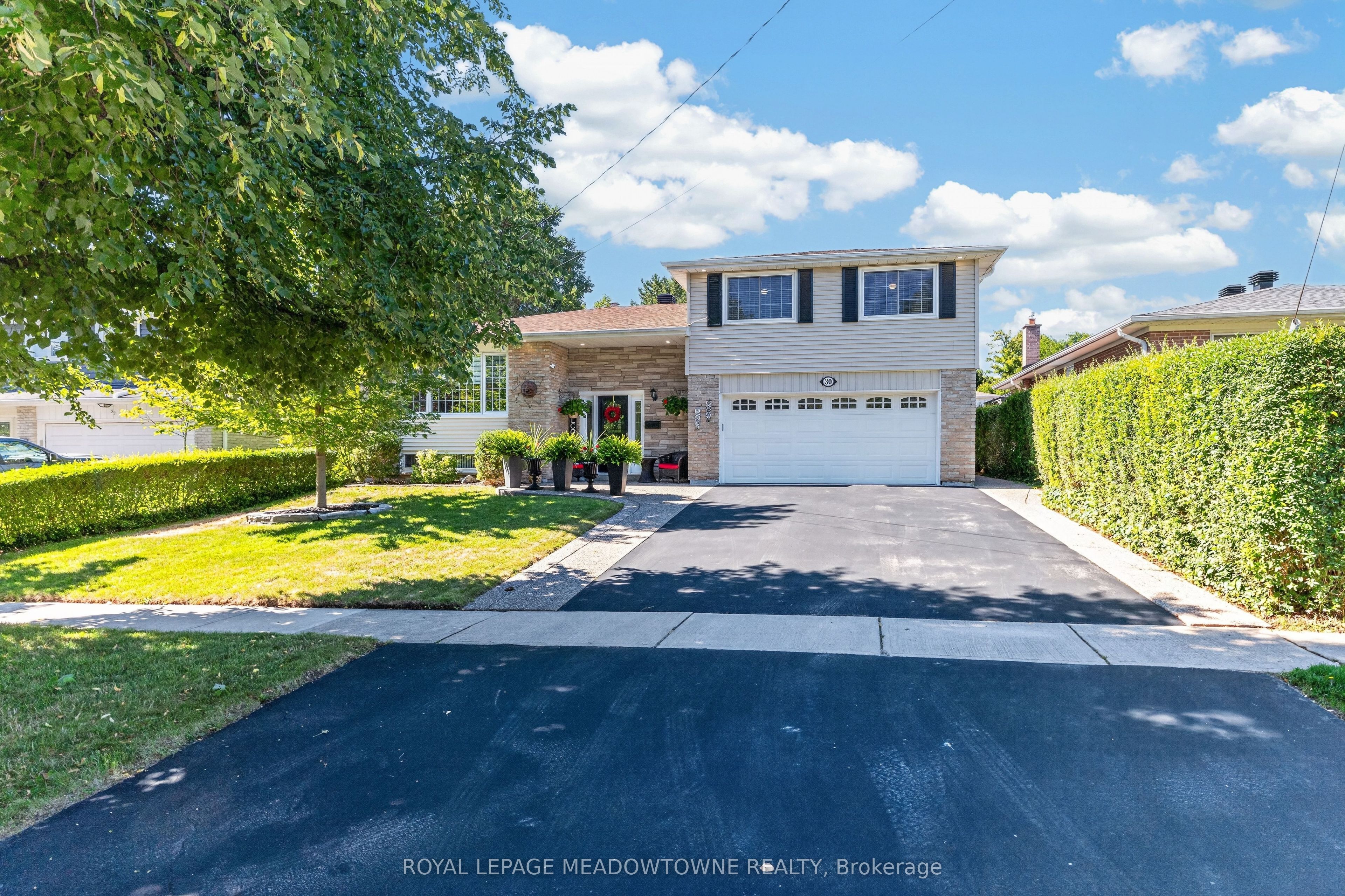 30 Metcalfe Court, Halton Hills, ON L7G 4N9