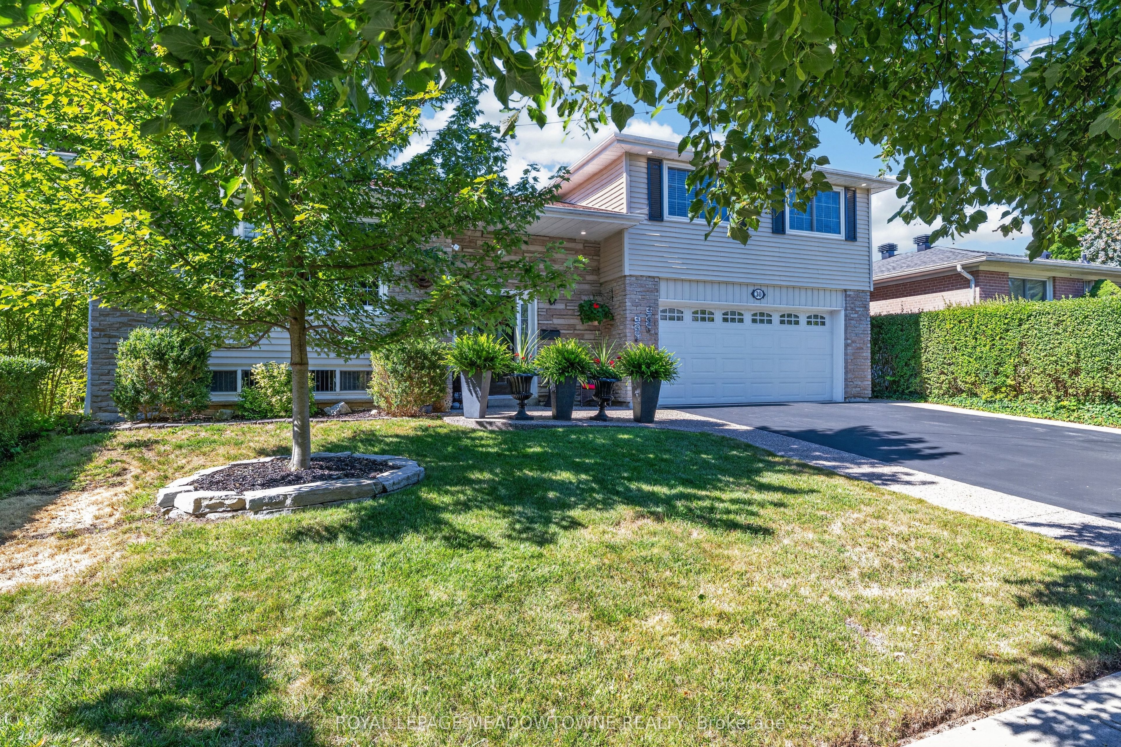 30 Metcalfe Court, Halton Hills, ON L7G 4N9 photo 3