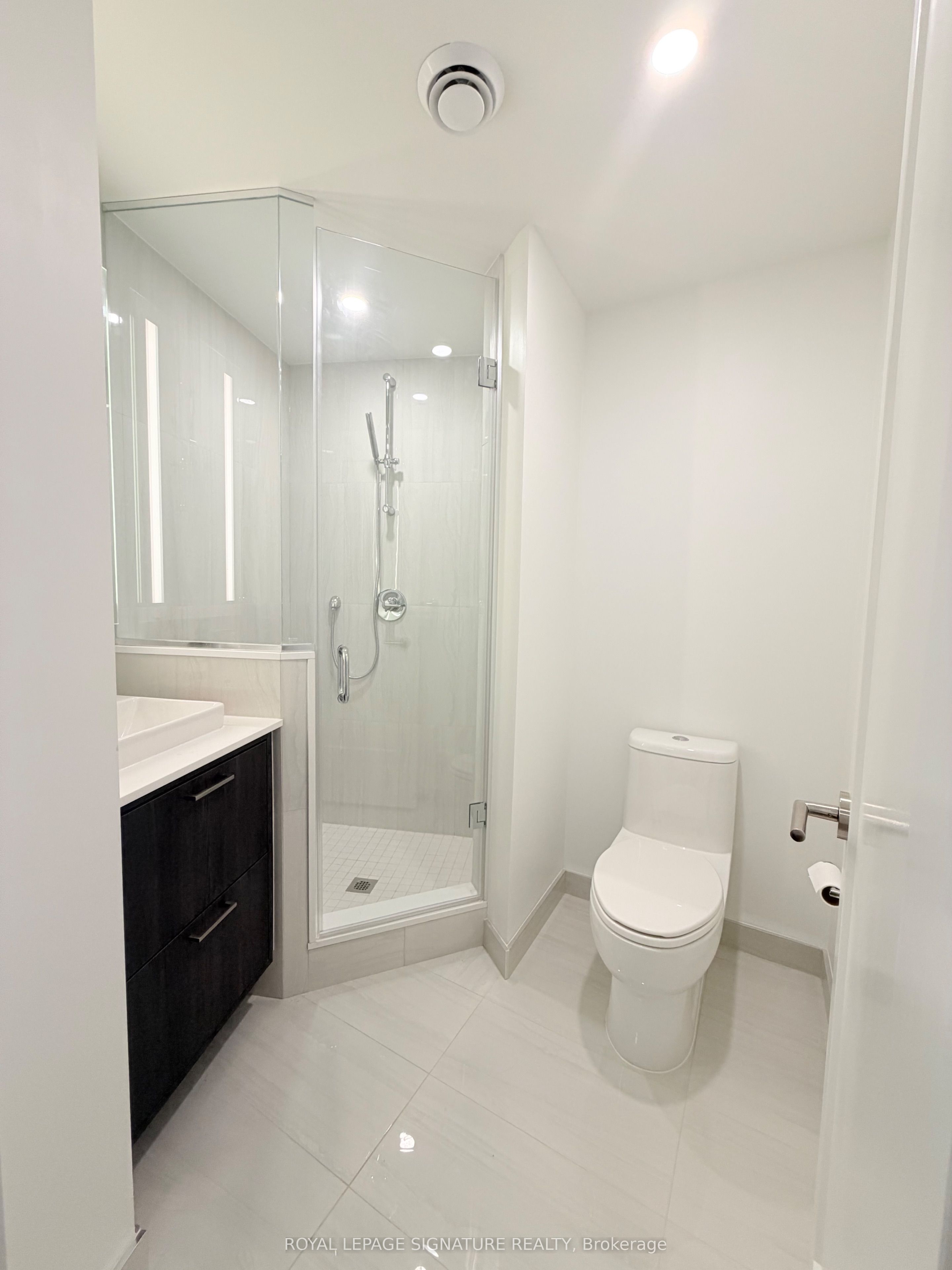 259 The Kingsway 301, Toronto, ON M9A 0G2 photo 4