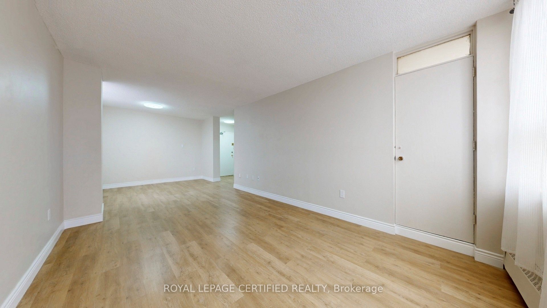 320 Dixon Road 304, Toronto, ON M9R 1S8 photo 5