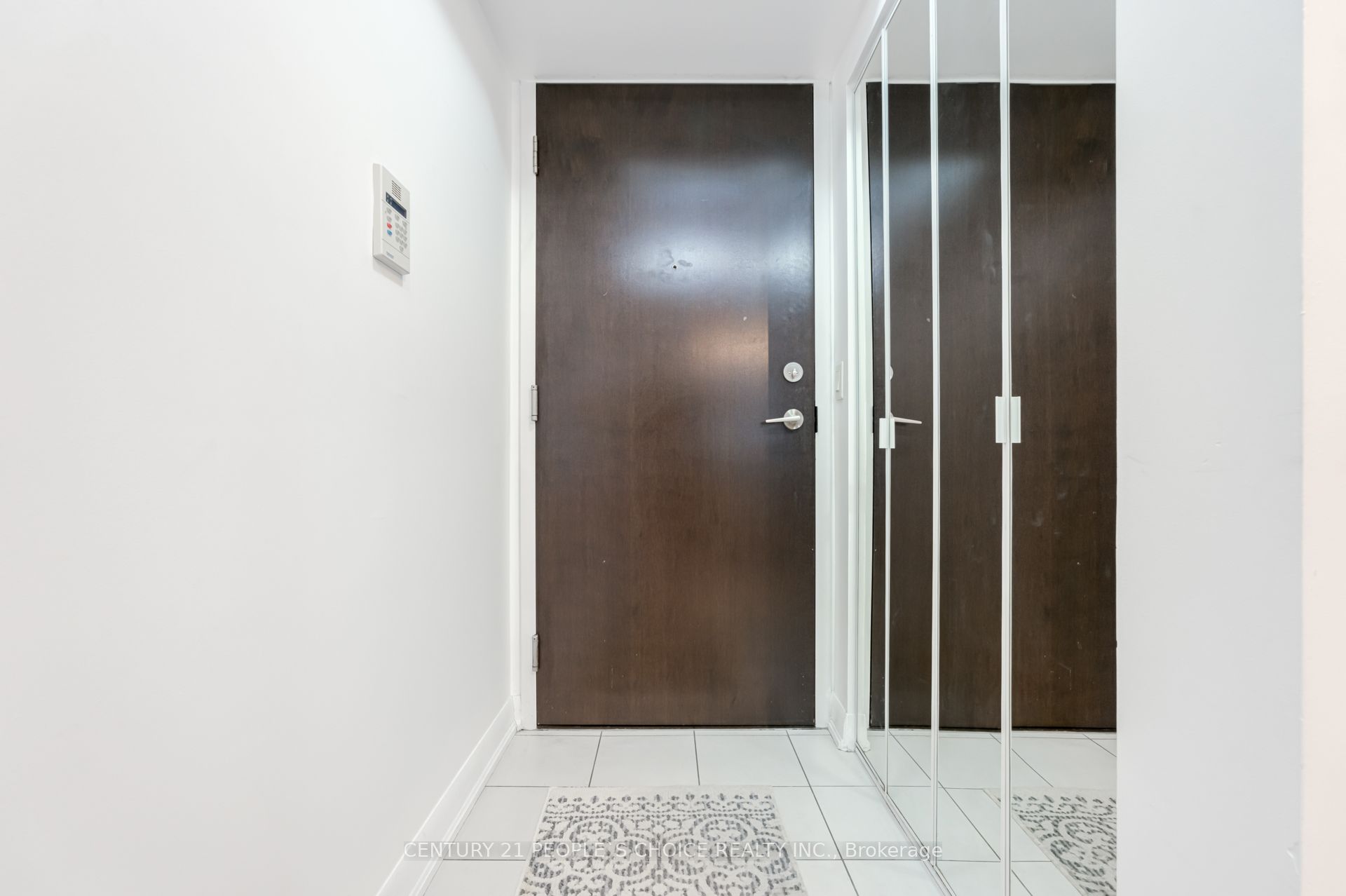 215 Sherway Gardens Road 2005, Toronto, ON M9C 0A5 photo 3