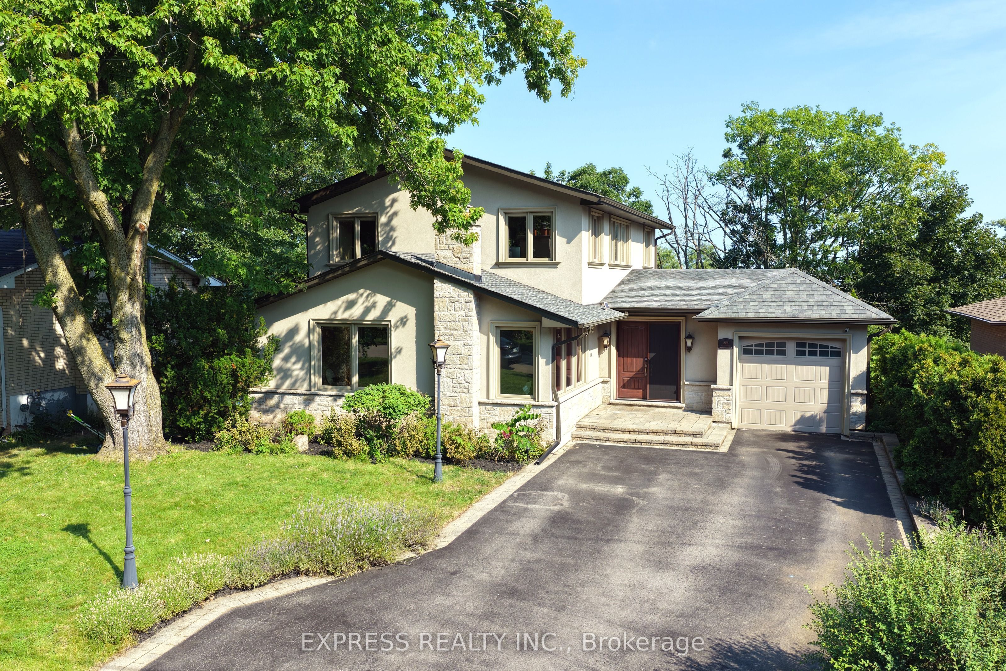 506 Falgarwood Drive, Oakville, ON L6H 1N3