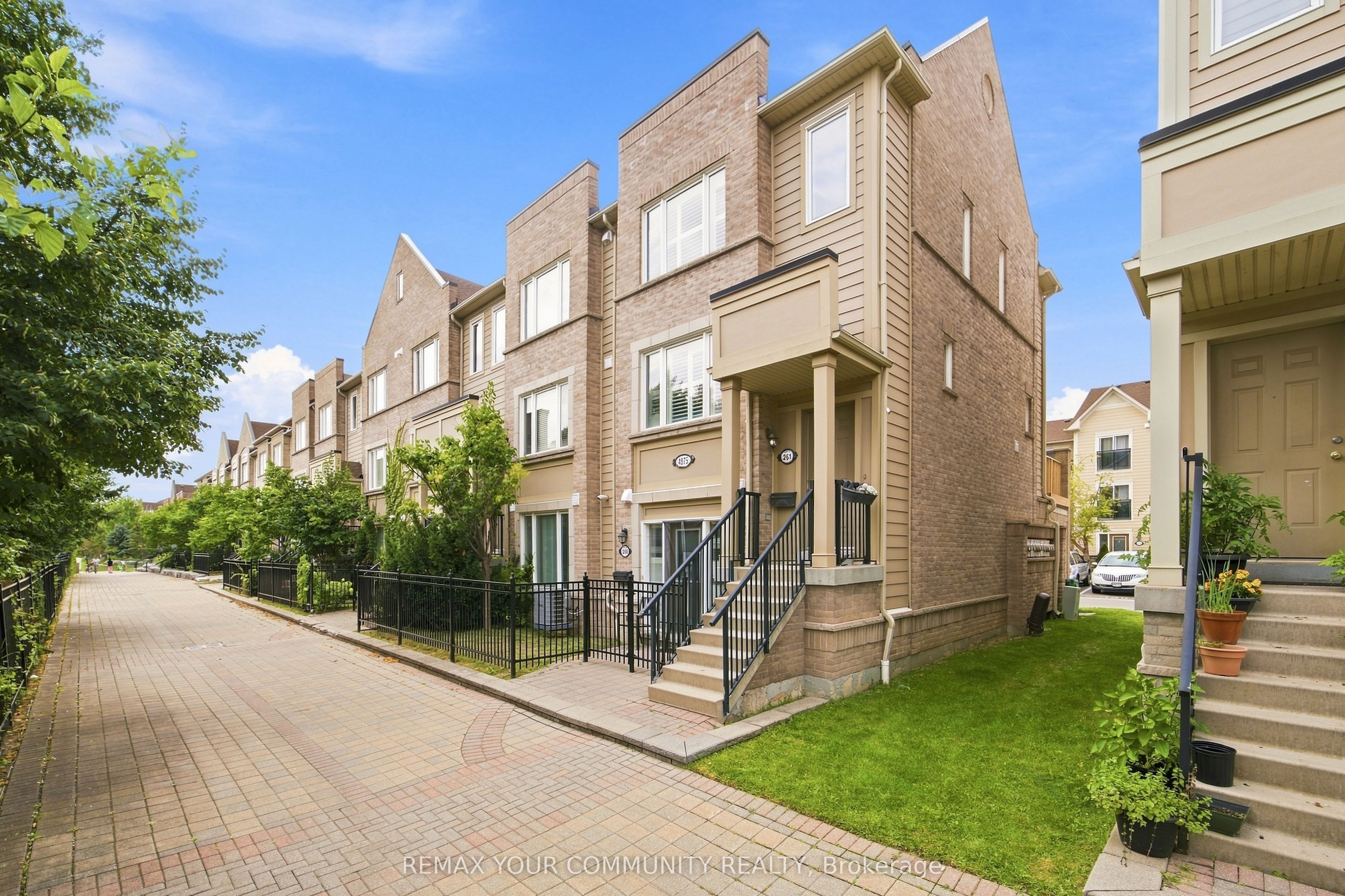 4975 Southampton Drive 261, Mississauga, ON L5M 8E2 photo 2