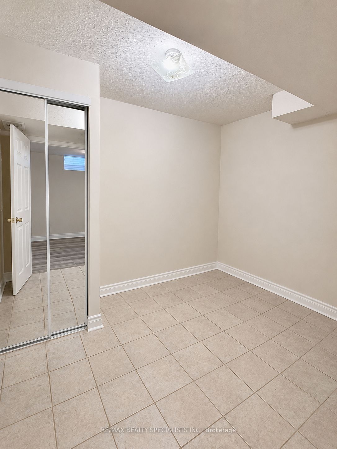 5834 Raftsman Cove BSMT, Mississauga, ON L5M 6N9 photo 4