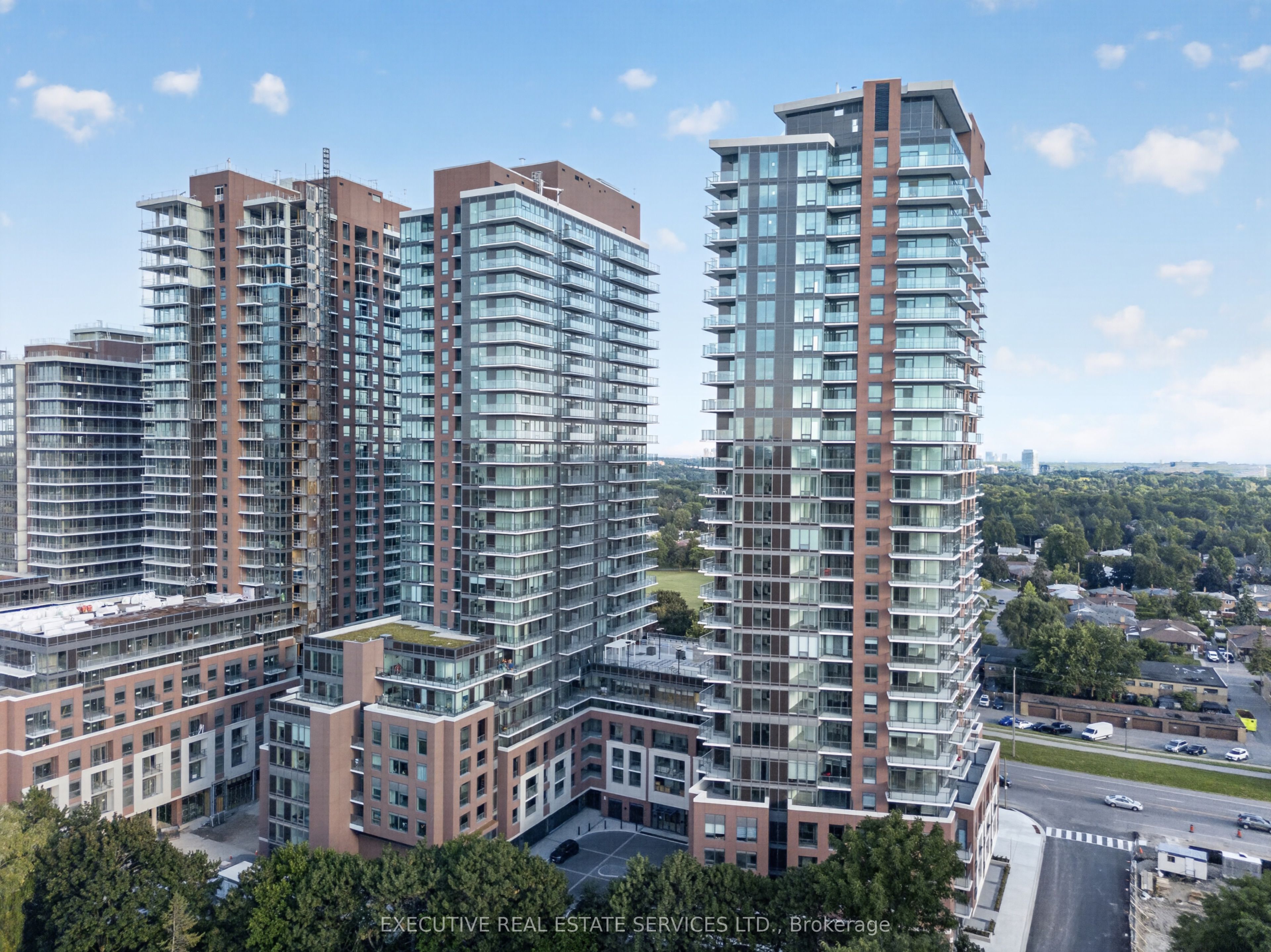 4000 Eglinton Avenue W 824, Toronto, ON M9A 4M2 photo 2