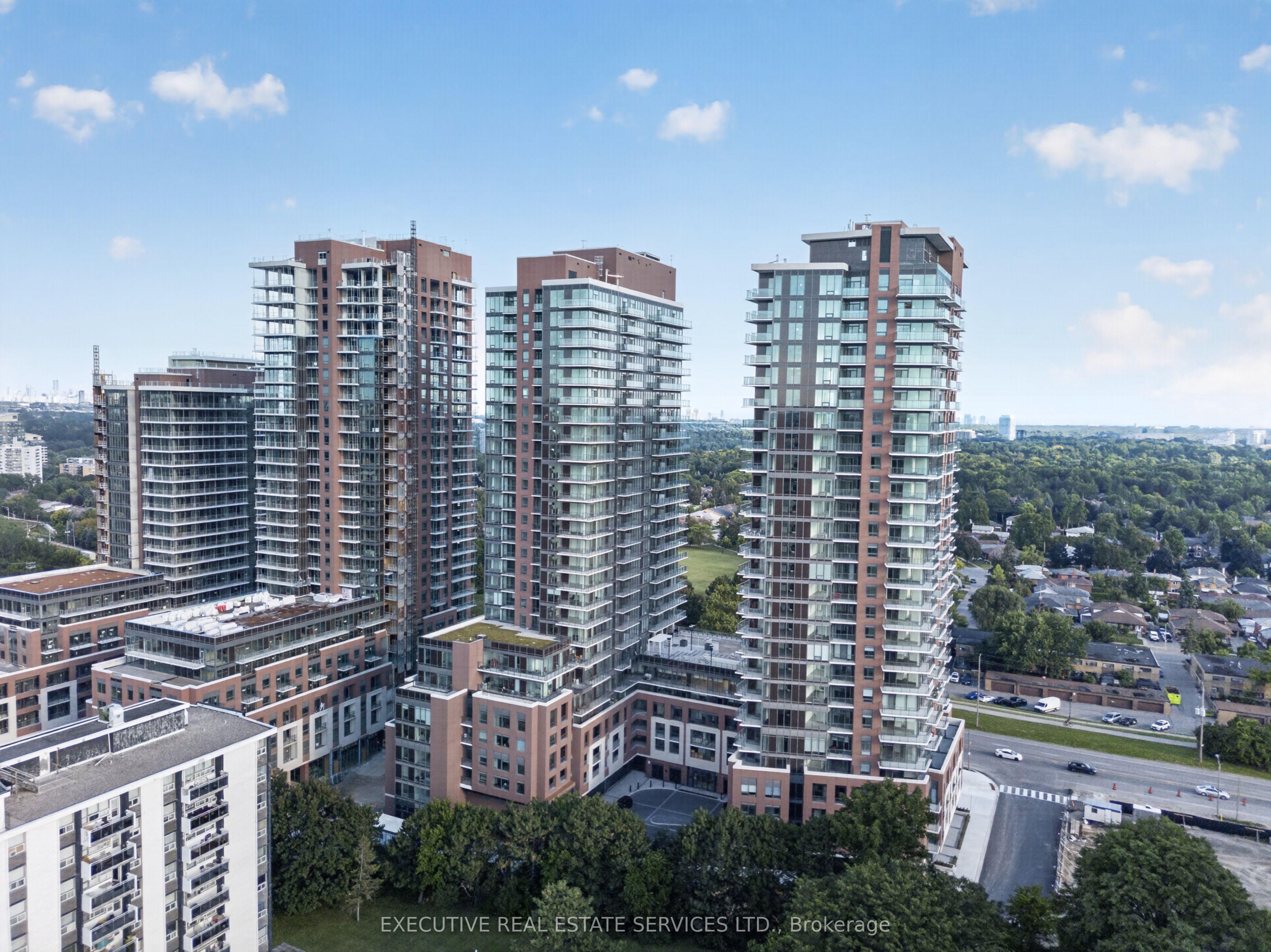 4000 Eglinton Avenue W 824, Toronto, ON M9A 4M2 photo 3