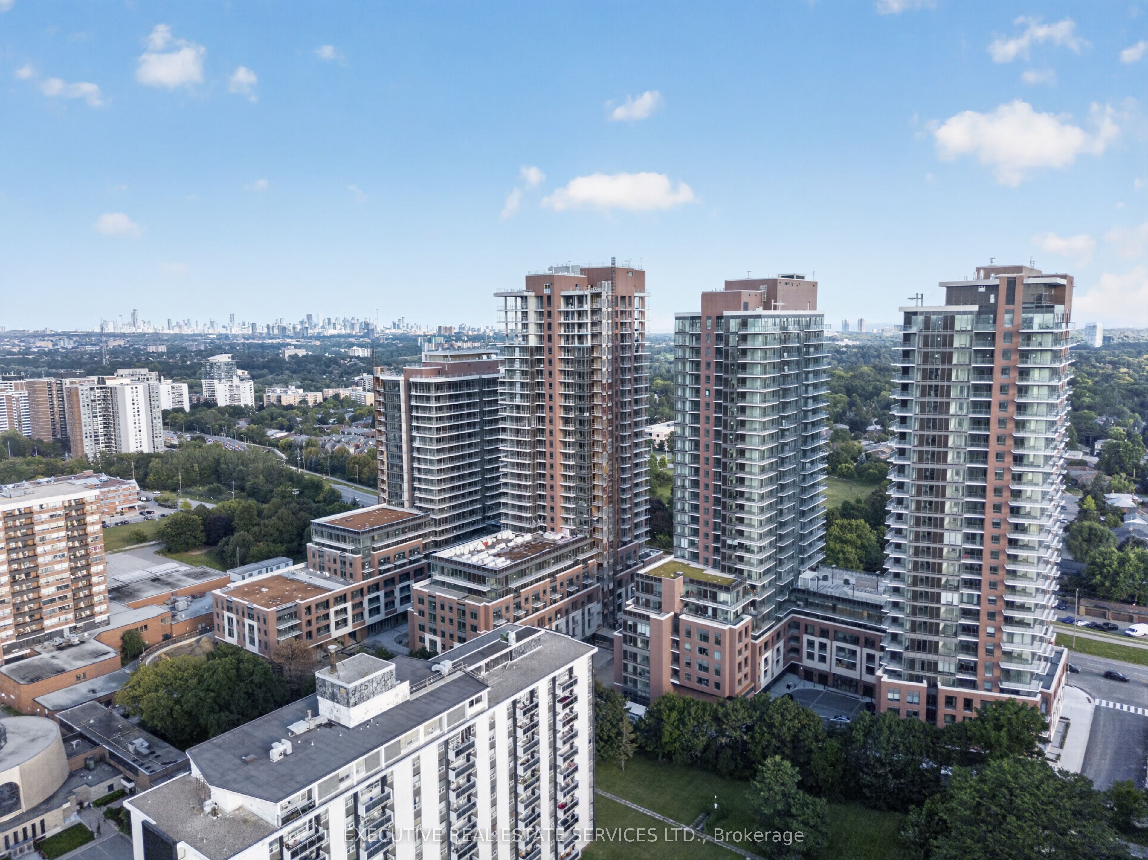 4000 Eglinton Avenue W 824, Toronto, ON M9A 4M2 photo 5