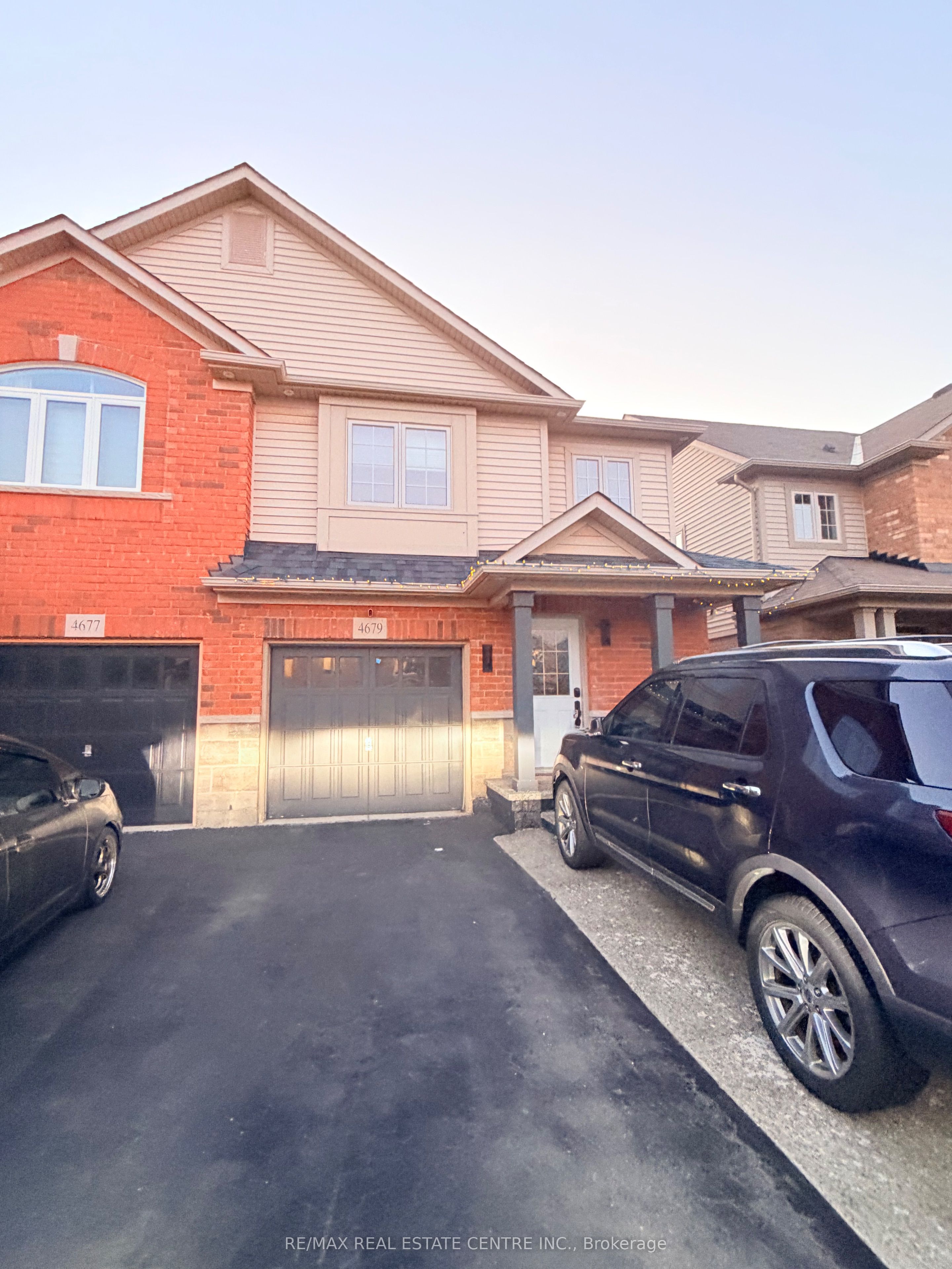 4679 Thomas Alton Boulevard, Burlington, ON L7M 0J7 photo 2