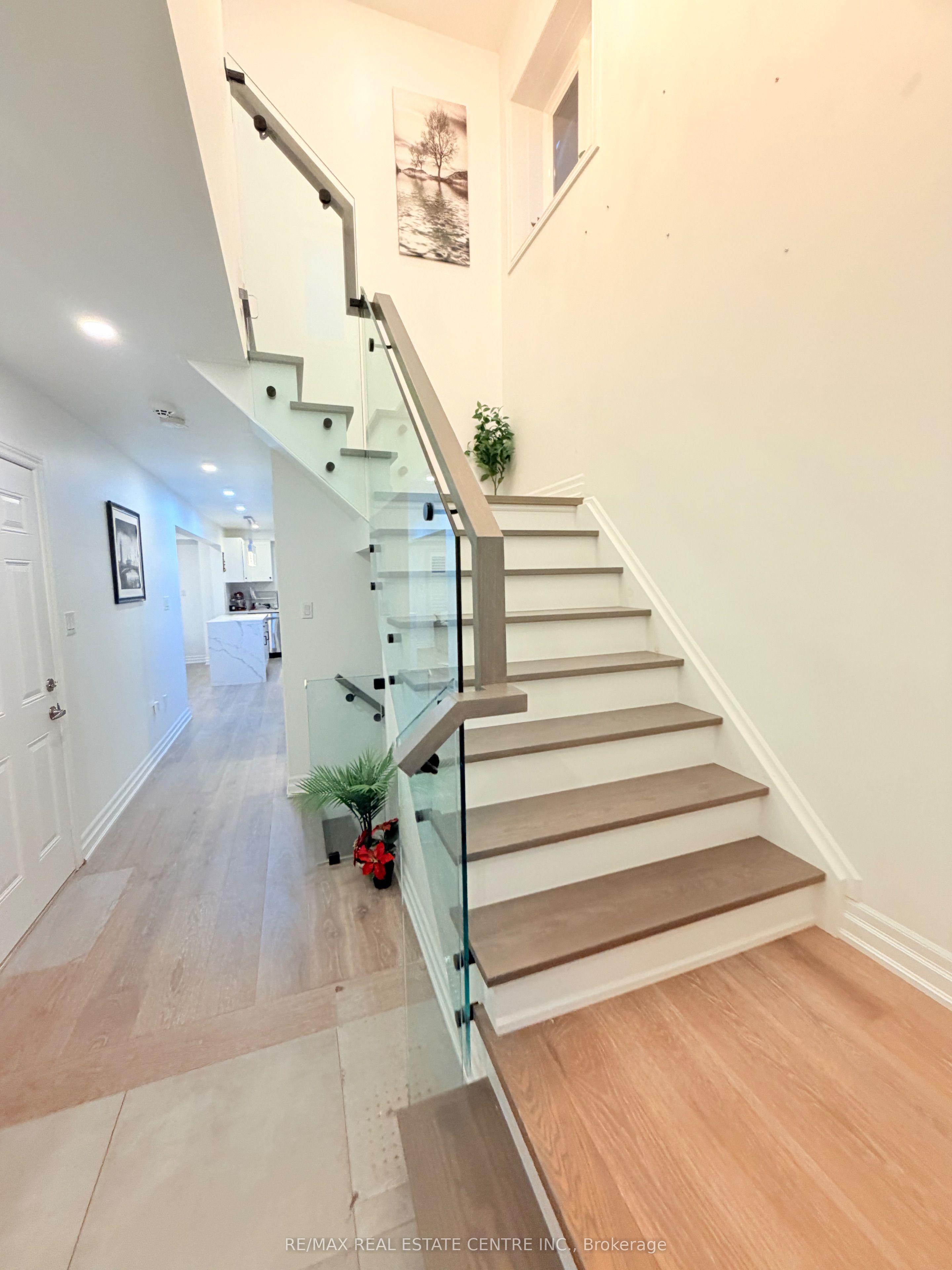 4679 Thomas Alton Boulevard, Burlington, ON L7M 0J7 photo 4
