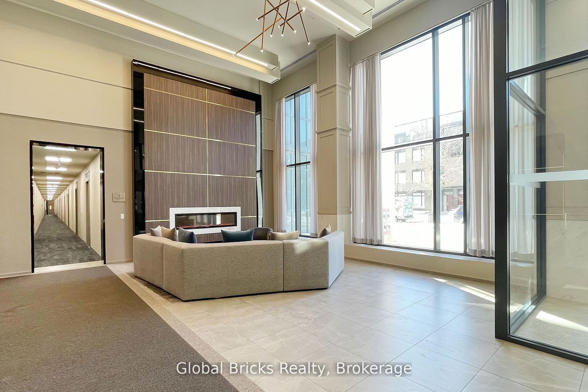 4085 Parkside Village Drive 1405, Mississauga, ON L5B 0K9 photo 3