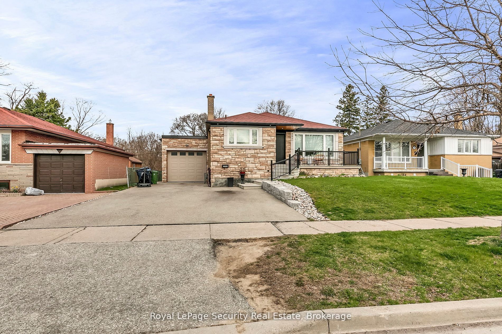 251 Thistle Down Boulevard, Toronto, ON M9V 1K6 photo 2