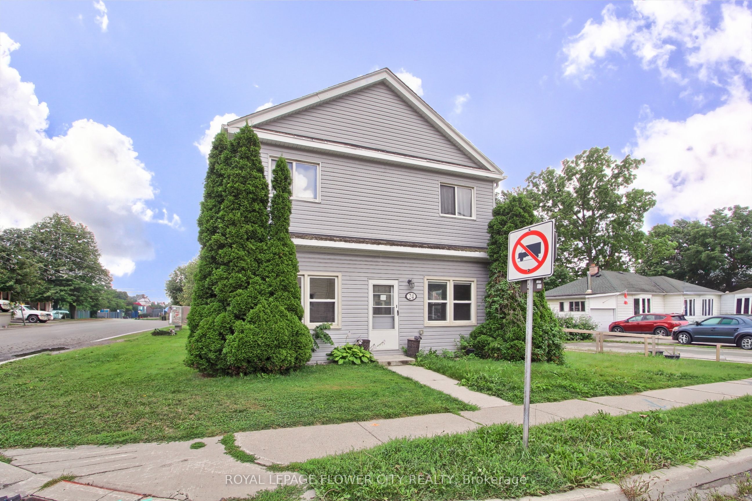 24 John Street Main Floor, Halton Hills, ON L7G 2J7 photo 2