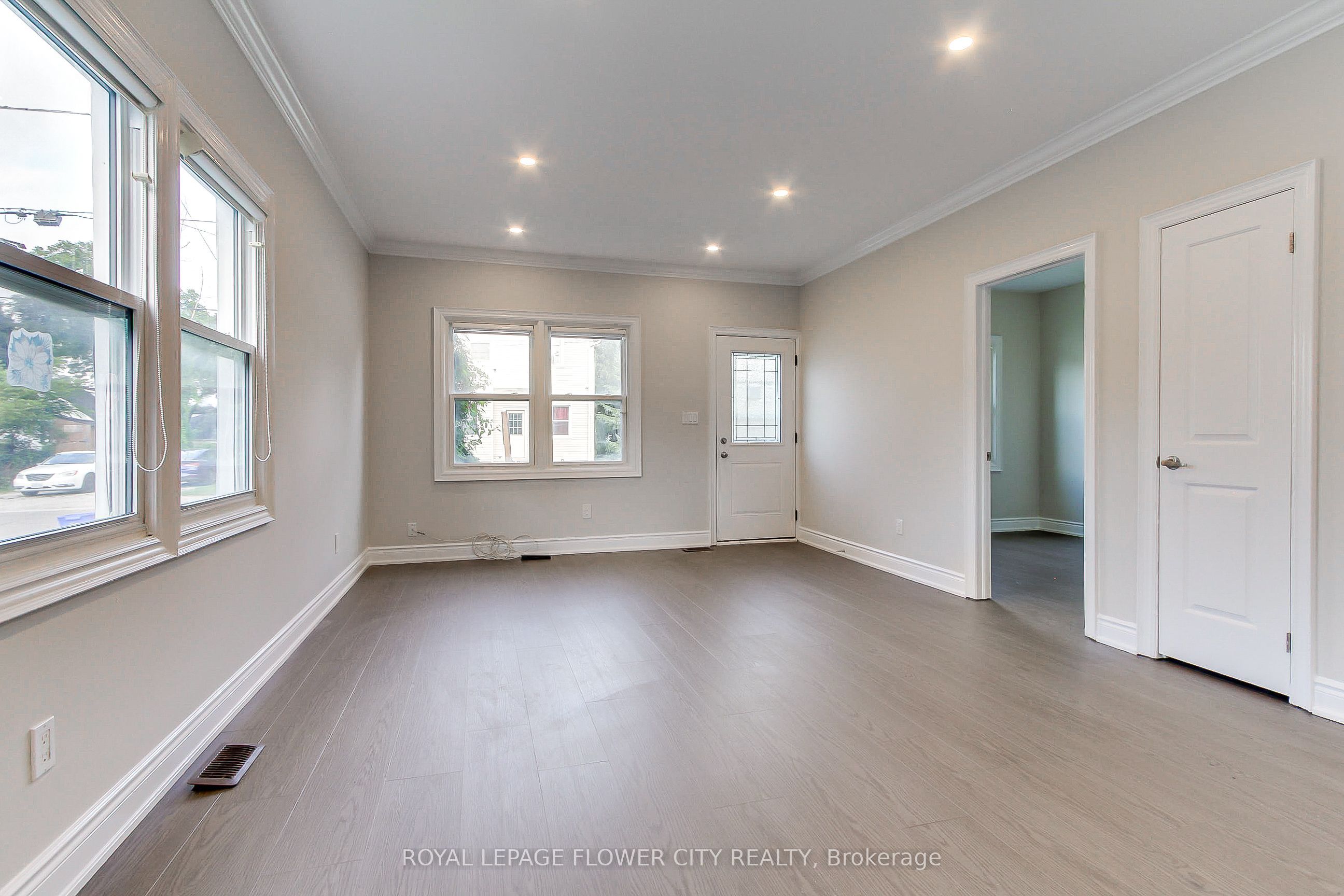 24 John Street Main Floor, Halton Hills, ON L7G 2J7 photo 5