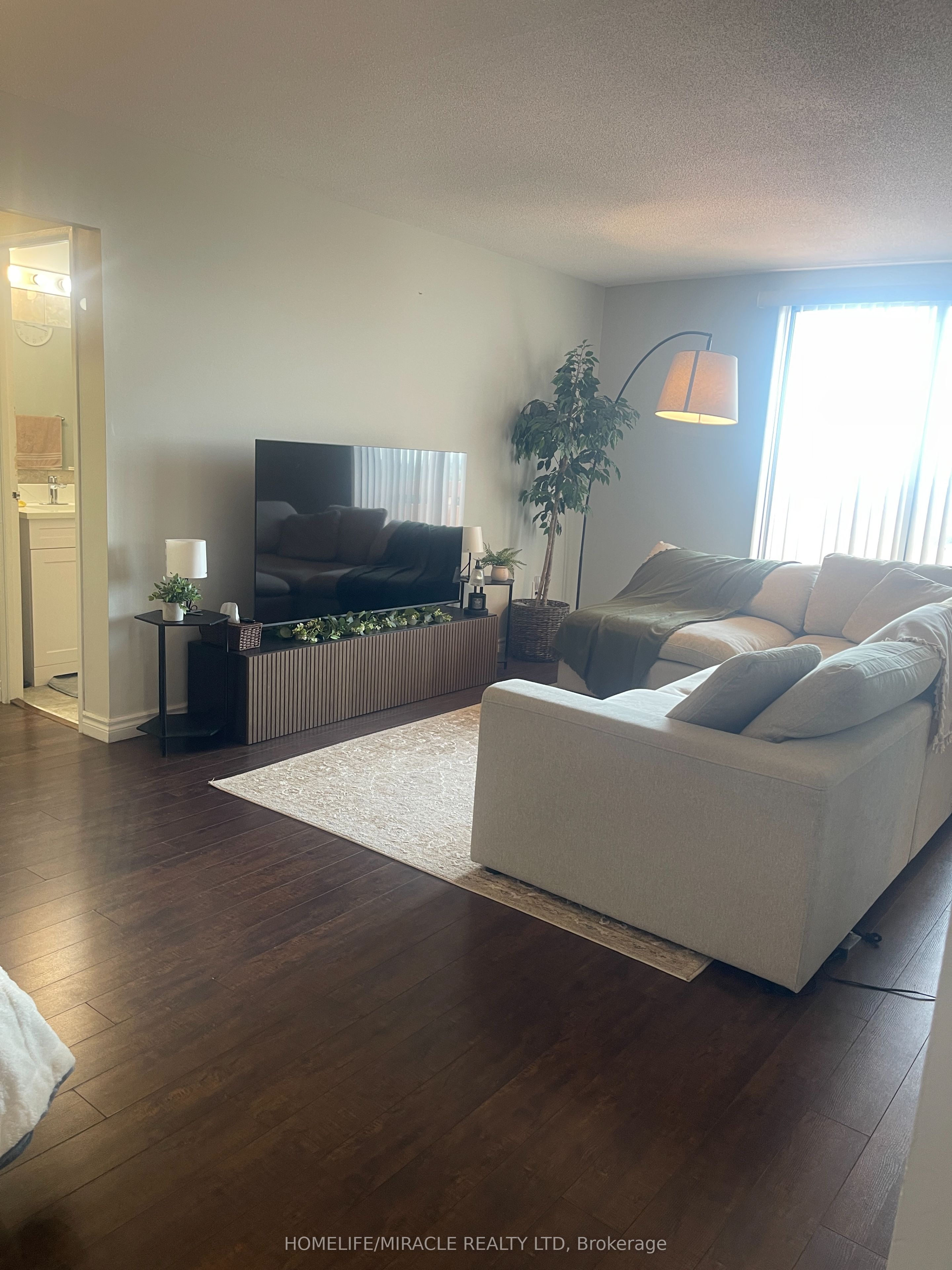 3555 DERRY Road E 810, Mississauga, ON L4T 1B2 photo 2