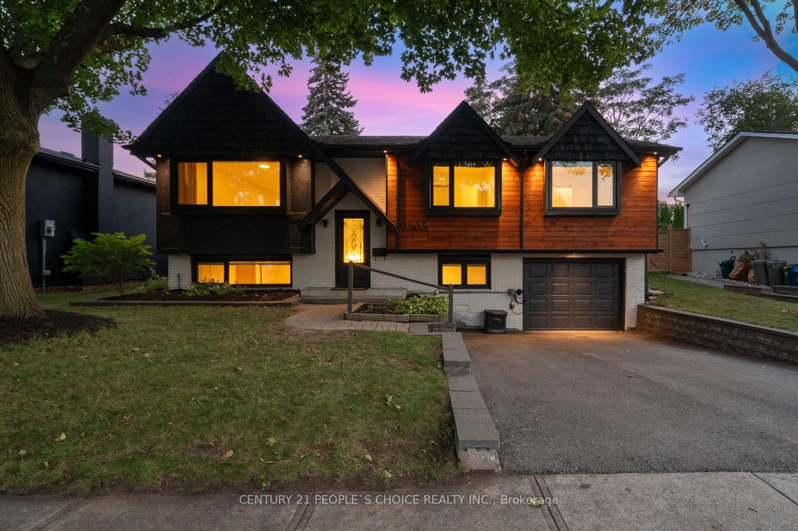 2505 Yarmouth Crescent, Oakville, ON L6L 2M9