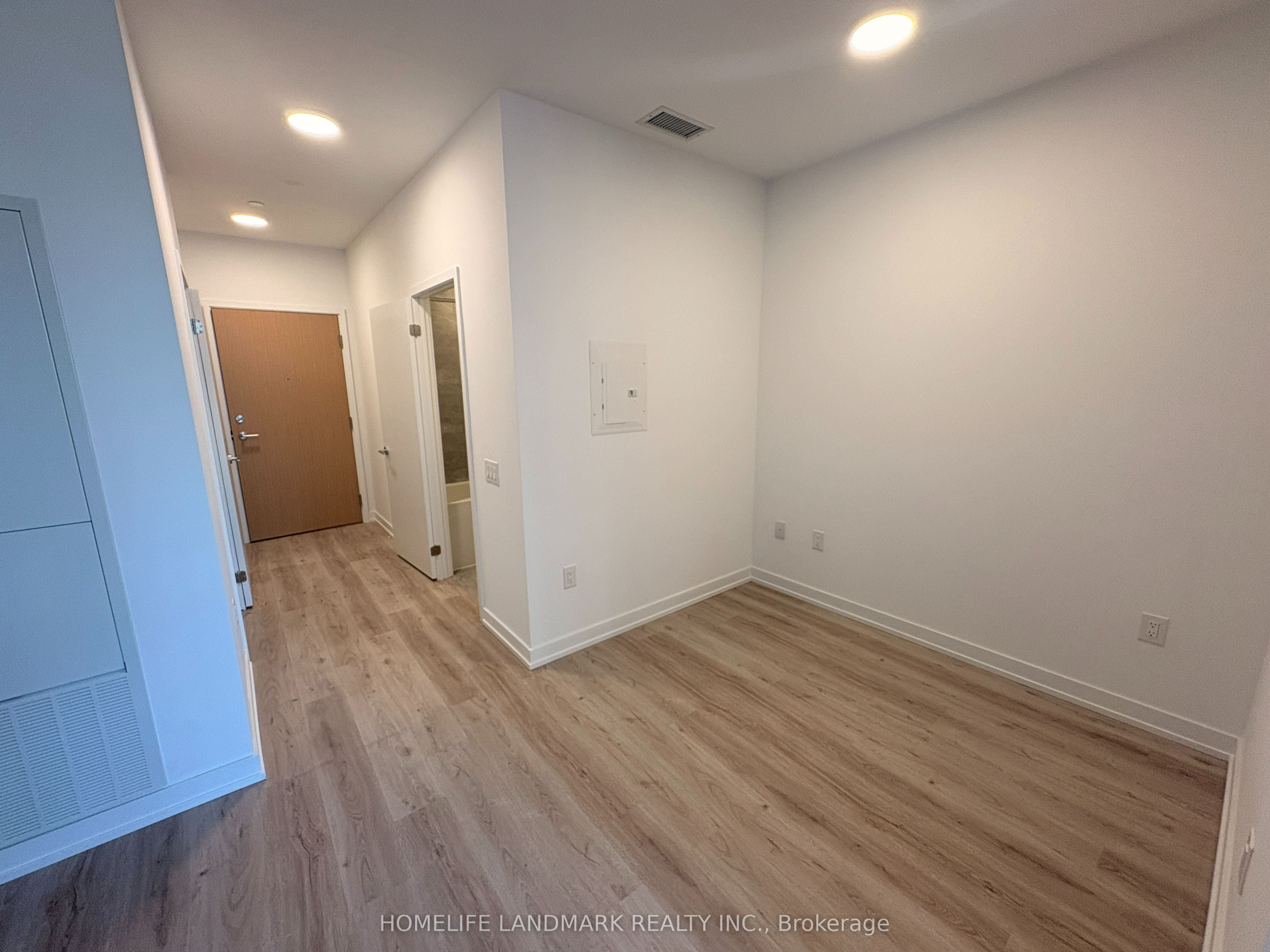 395 Square One Drive 505, Mississauga, ON L5B 0P6 photo 2