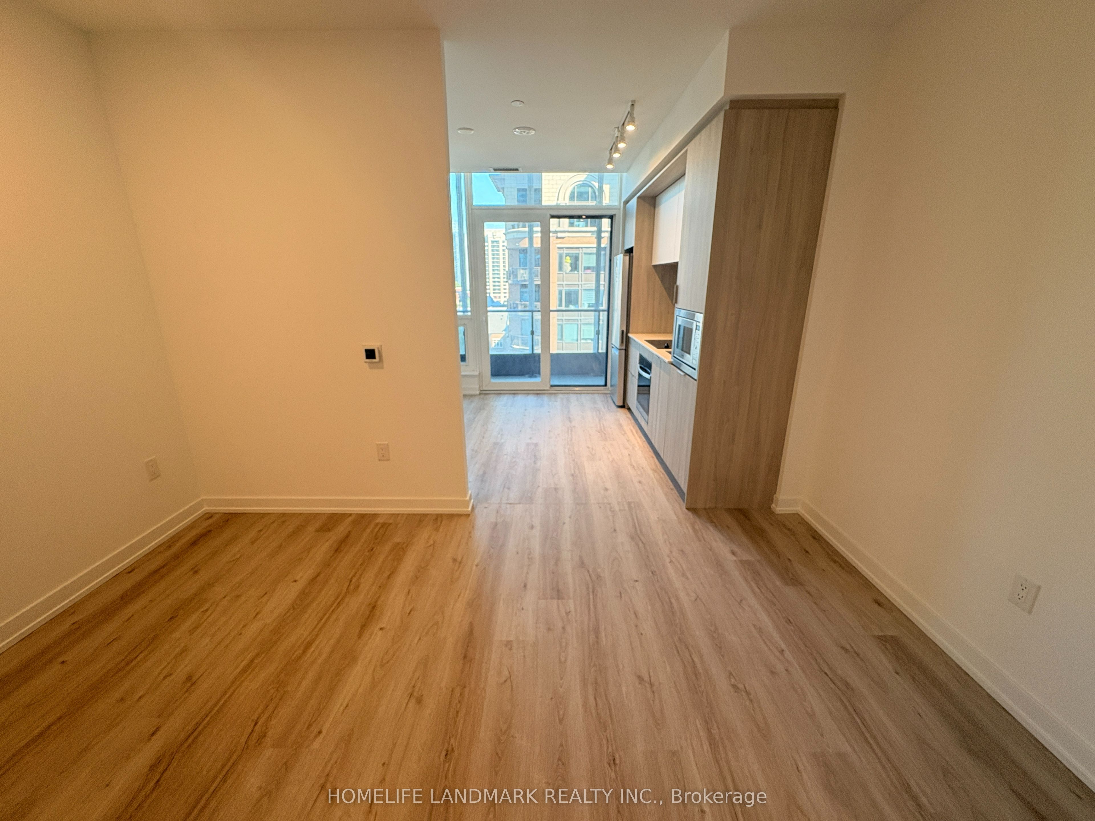 395 Square One Drive 505, Mississauga, ON L5B 0P6 photo 4