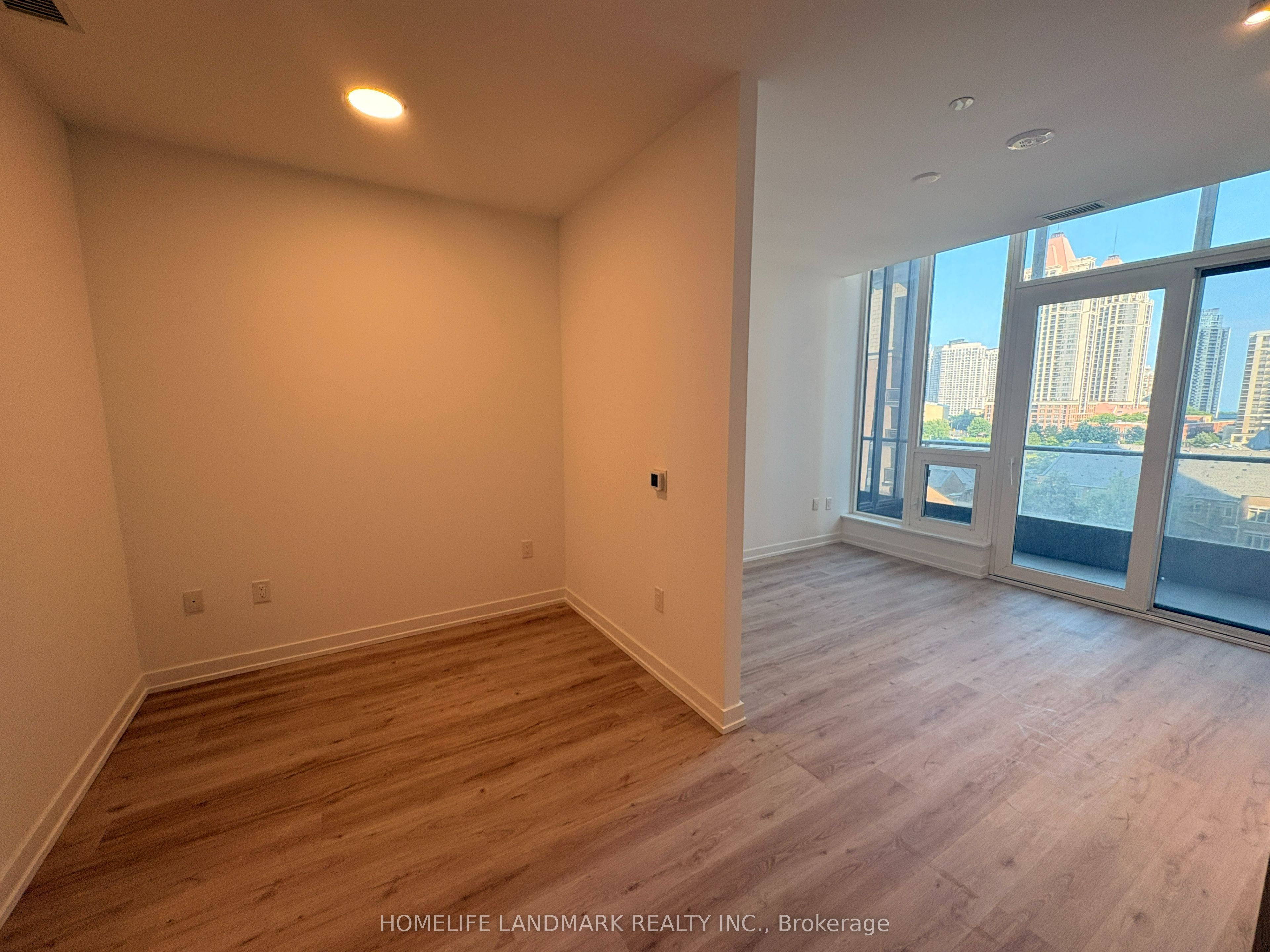 395 Square One Drive 505, Mississauga, ON L5B 0P6 photo 5