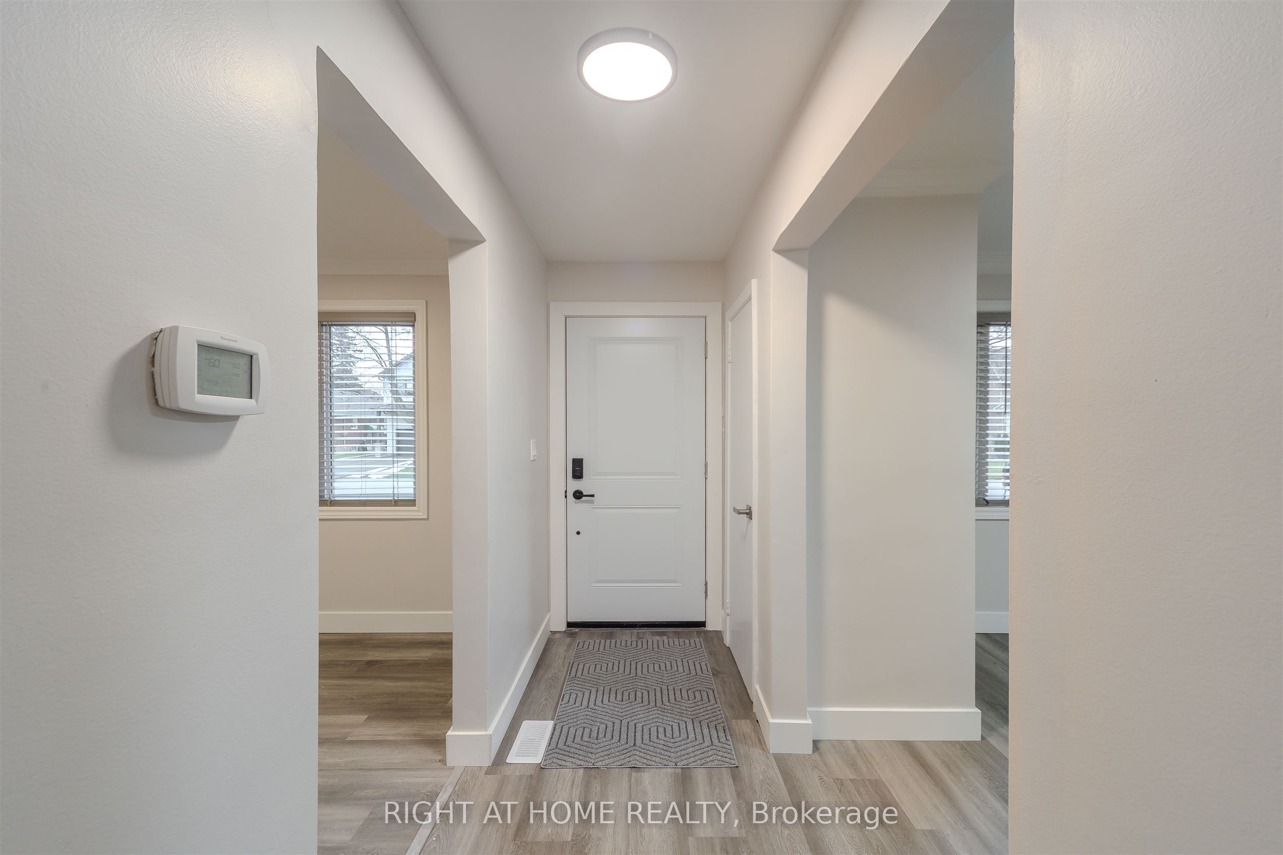 15 Elford Boulevard, Toronto, ON M8Z 2L3 photo 5