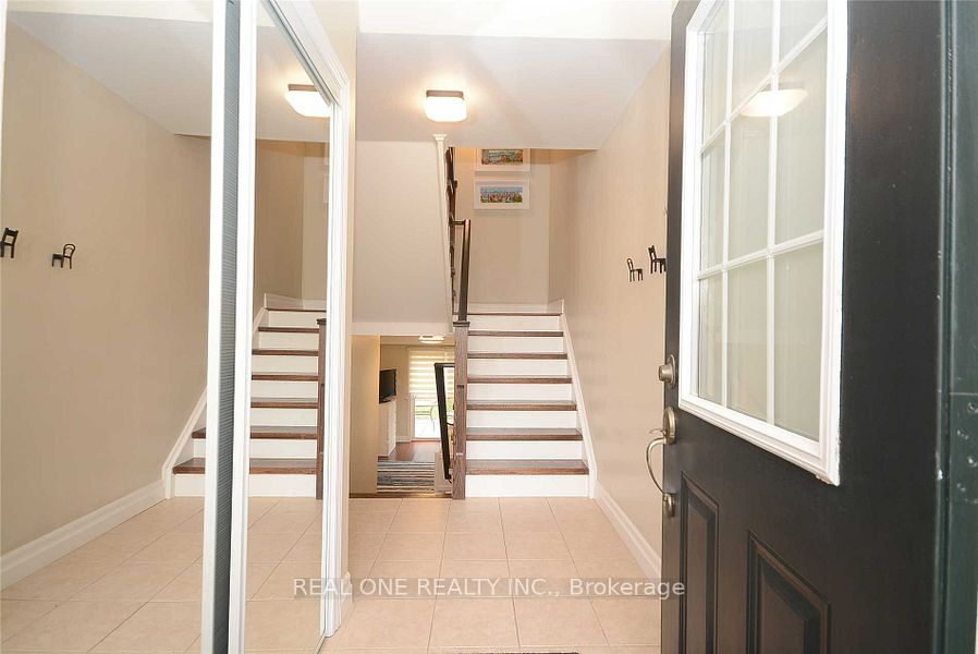 2307 Saddlecreek Crescent, Oakville, ON L6M 5J6 photo 3