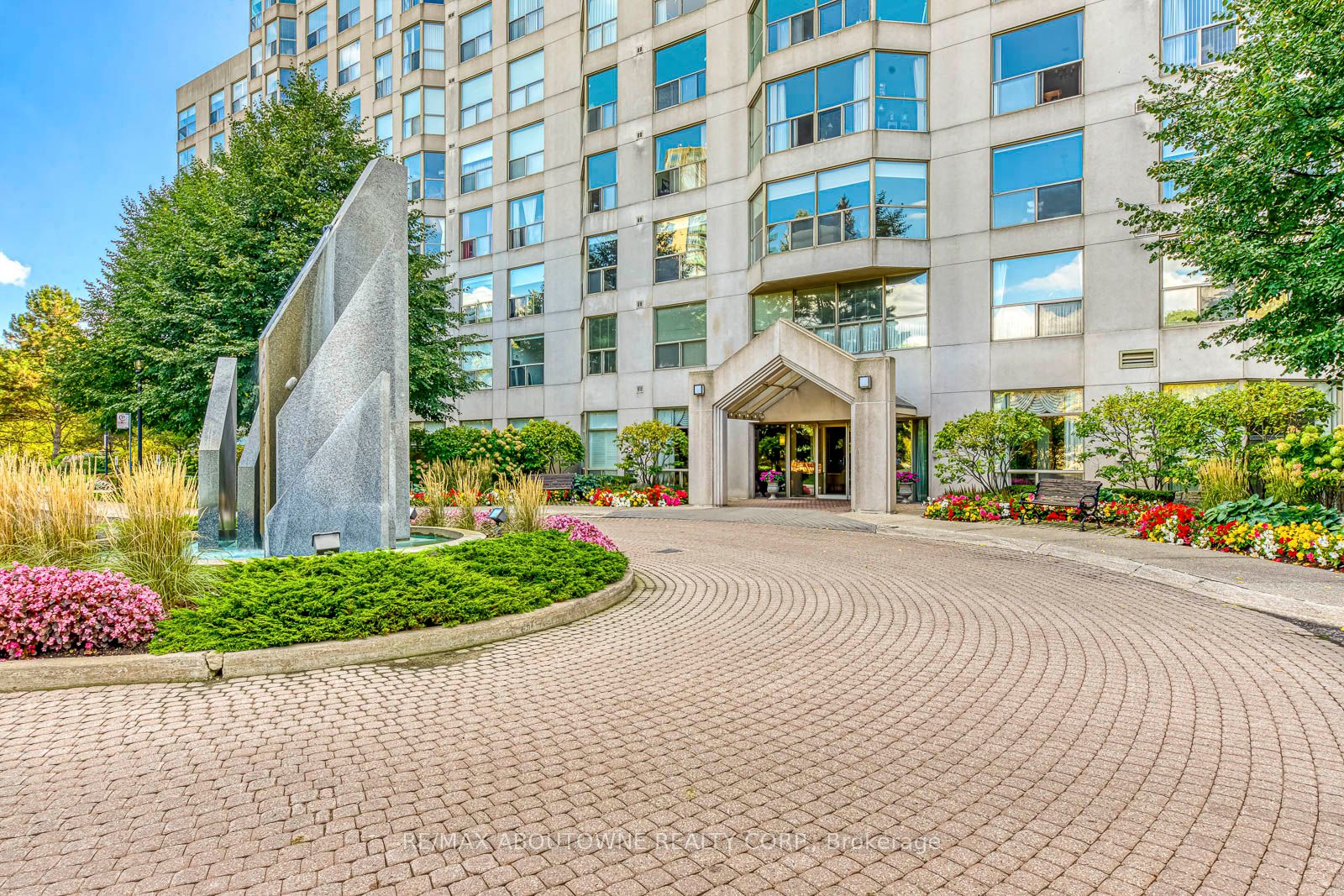1700 The Collegeway 613, Mississauga, ON L5L 4M2 photo 3