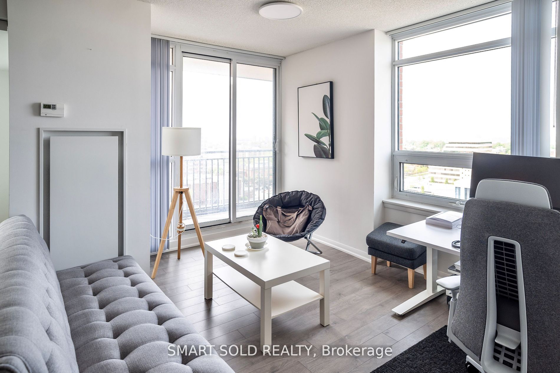 3091 Dufferin Street 1212, Toronto, ON M6A 0C4 photo 4