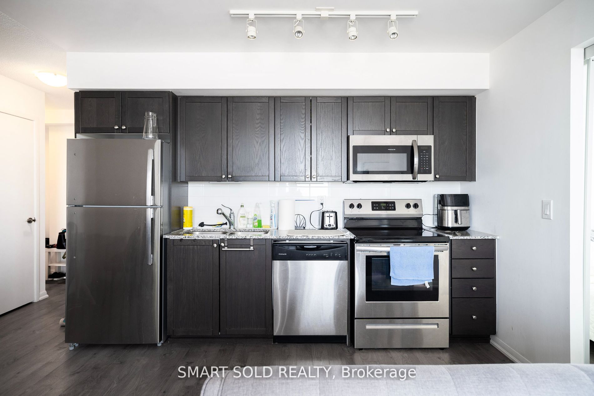 3091 Dufferin Street 1212, Toronto, ON M6A 0C4 photo 5