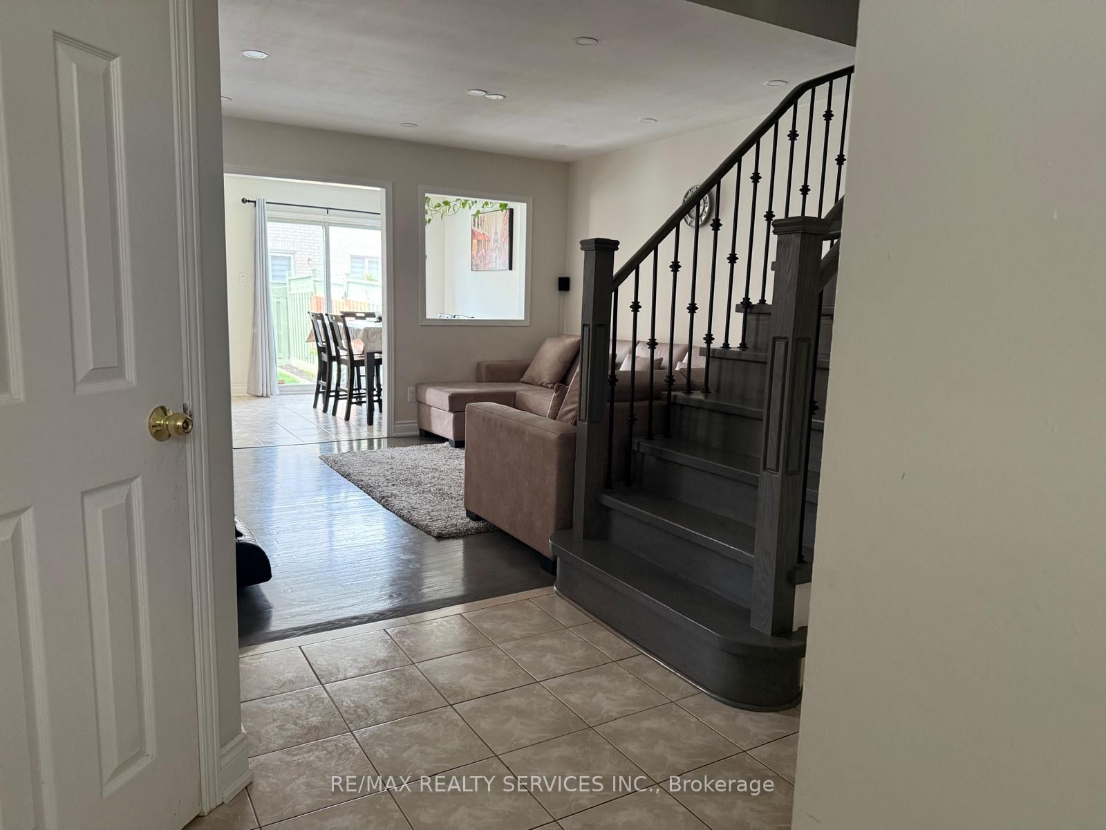 26 Penguin Lane, Brampton, ON L6R 2C1 photo 2
