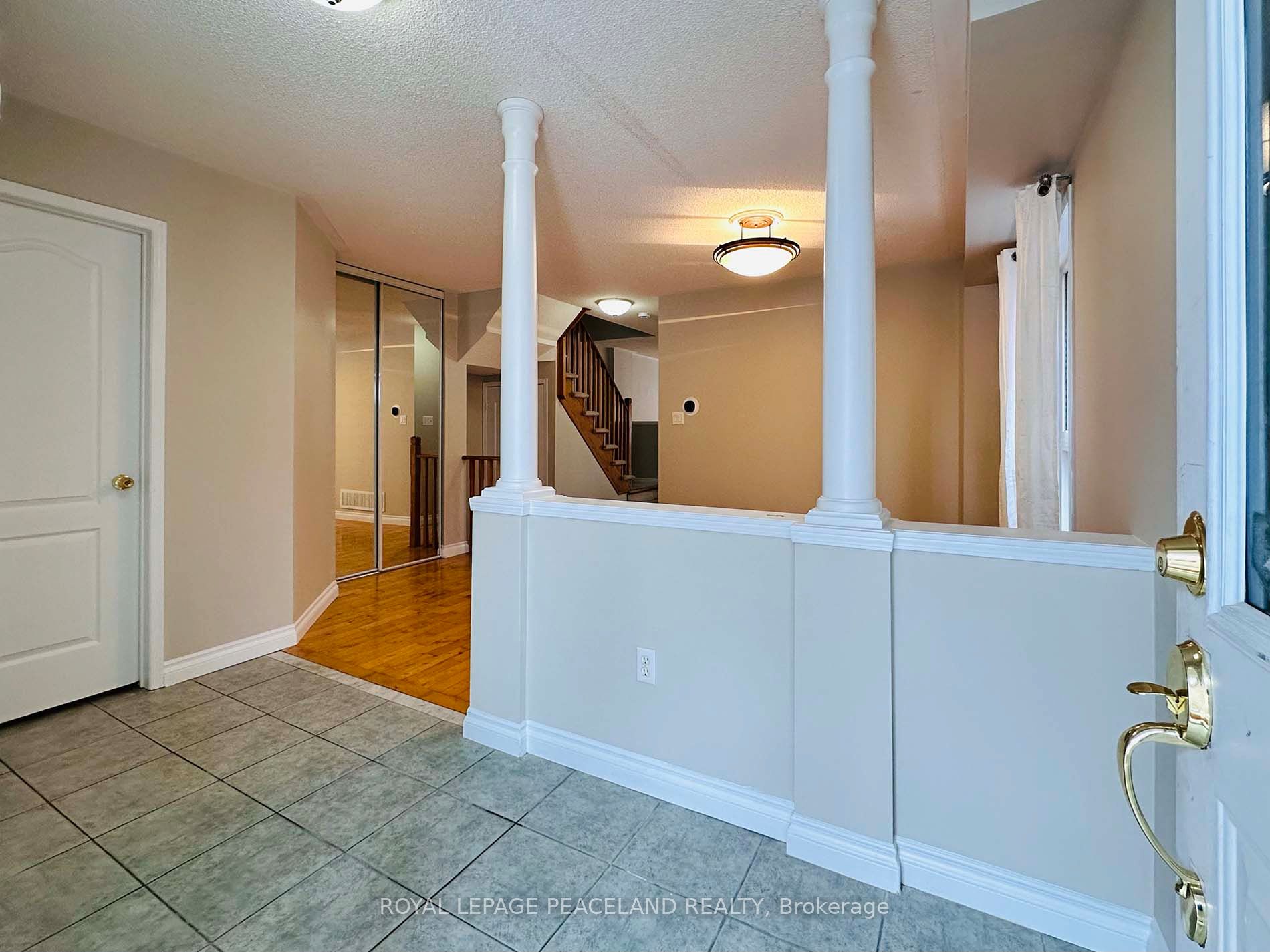 3851 Foxborough Trail, Mississauga, ON L5N 7W3 photo 3