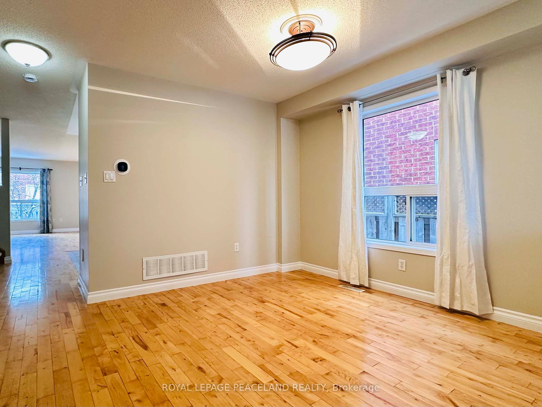 3851 Foxborough Trail, Mississauga, ON L5N 7W3 photo 4