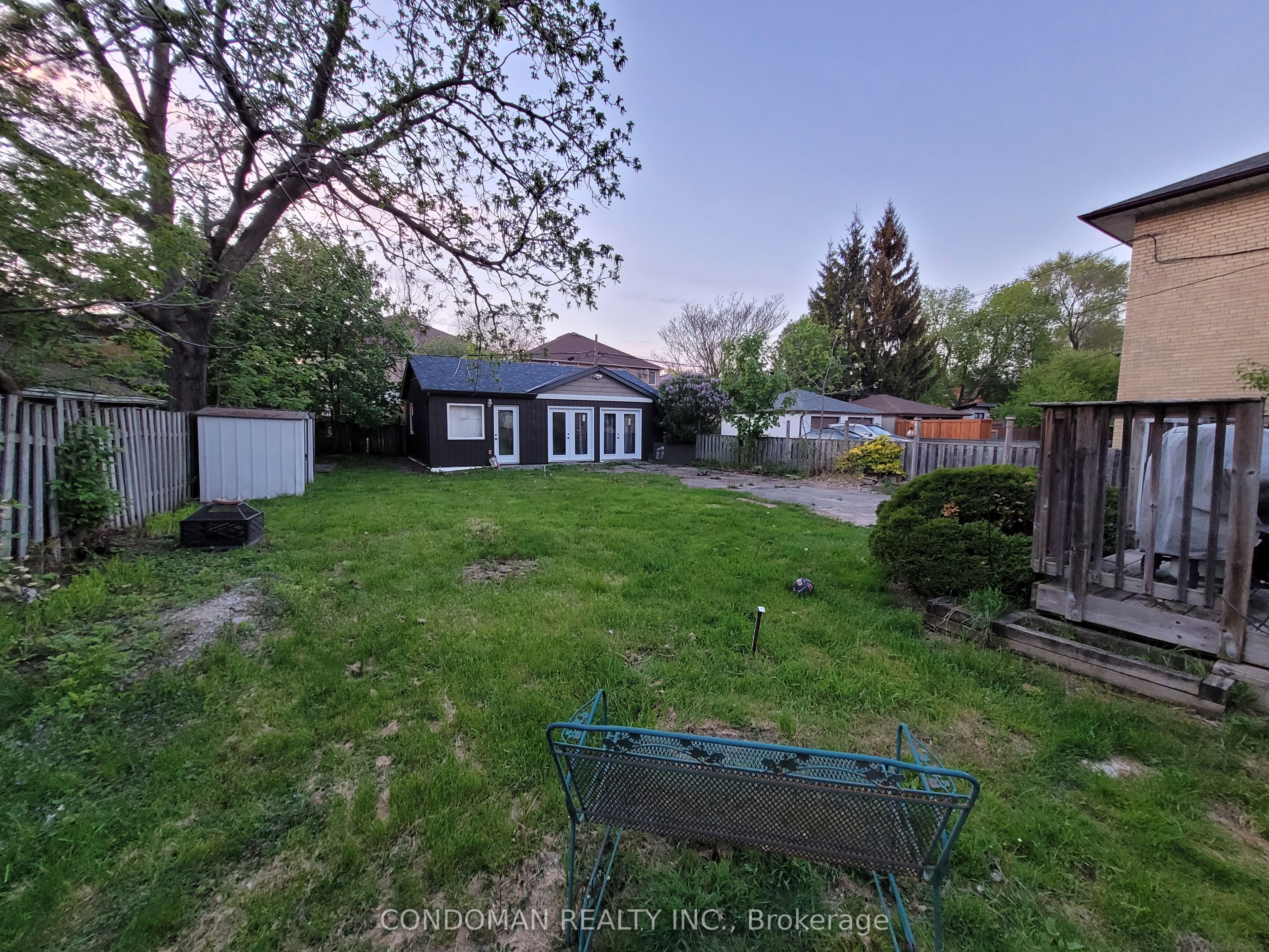 22 Fairfield Avenue Coachhouse, Toronto, ON M8V 2H9