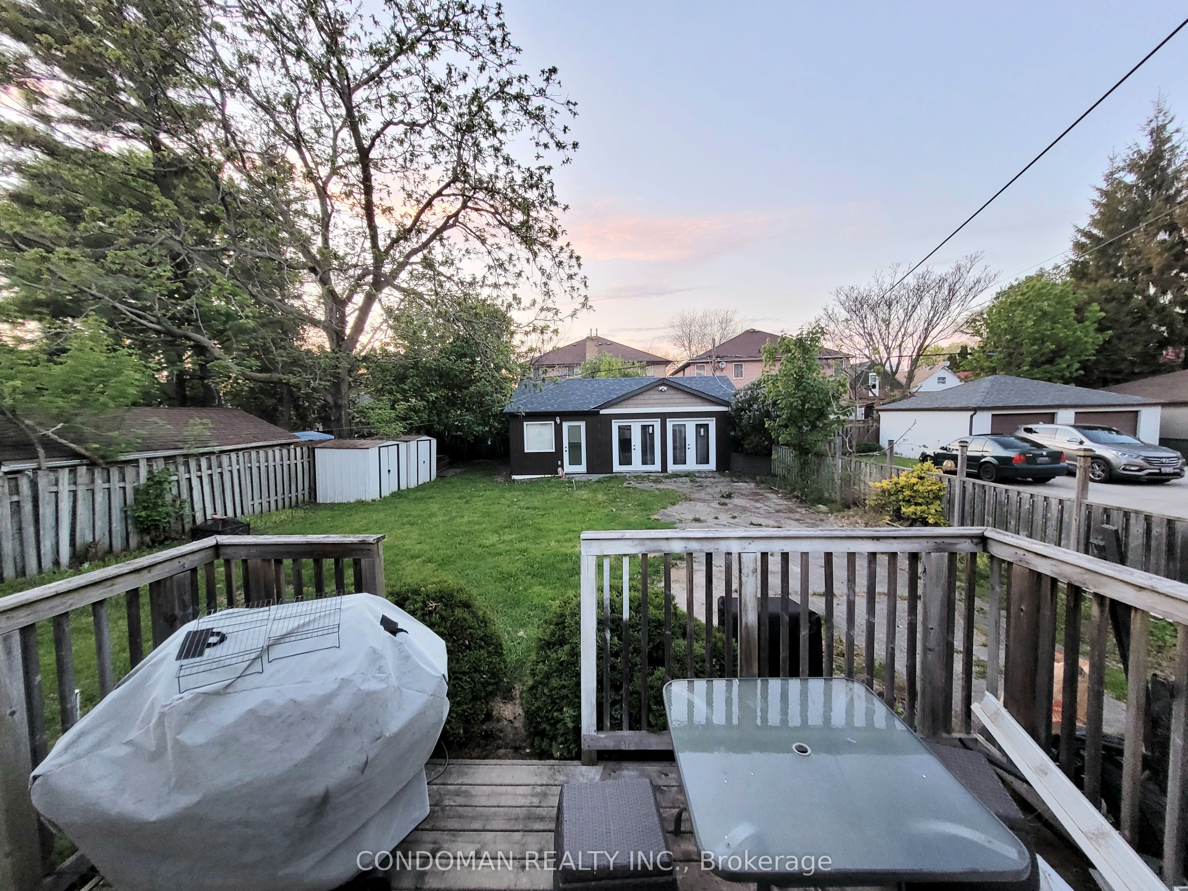 22 Fairfield Avenue Coachhouse, Toronto, ON M8V 2H9 photo 2