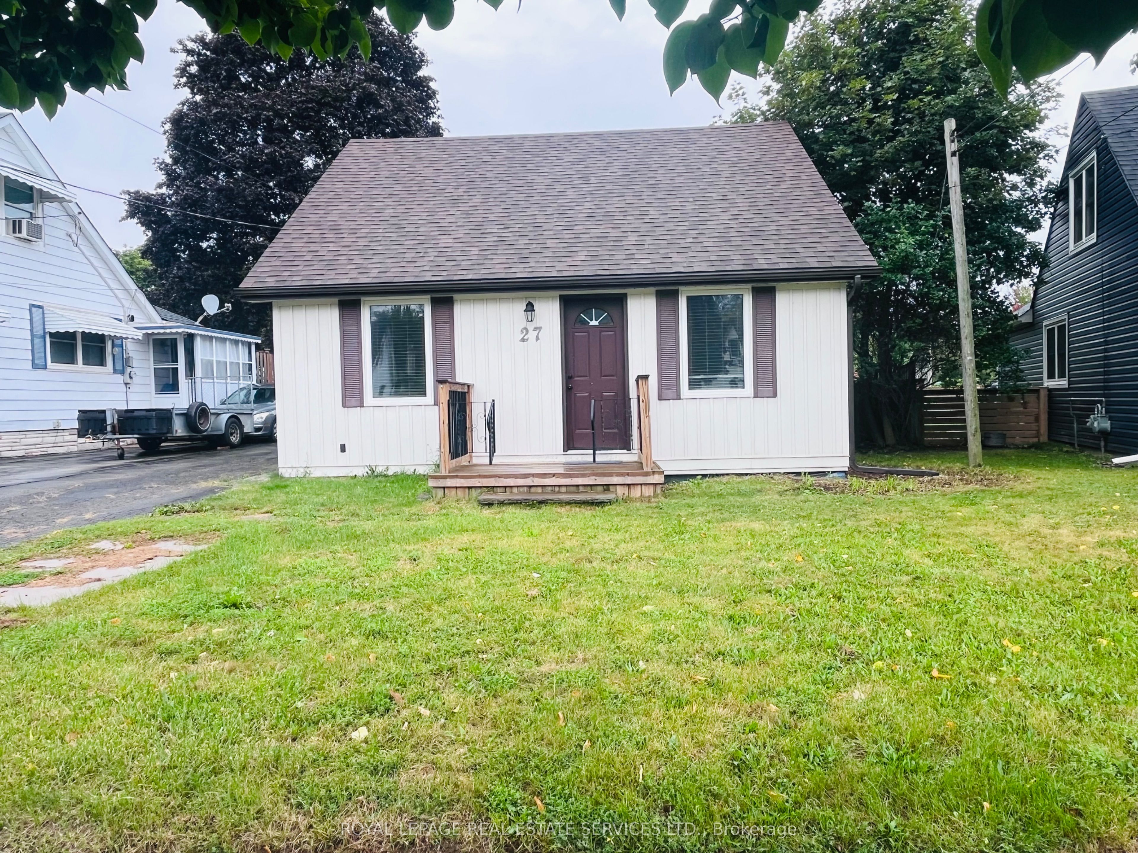 27 Normandy Boulevard, Halton Hills, ON L7G 1V9