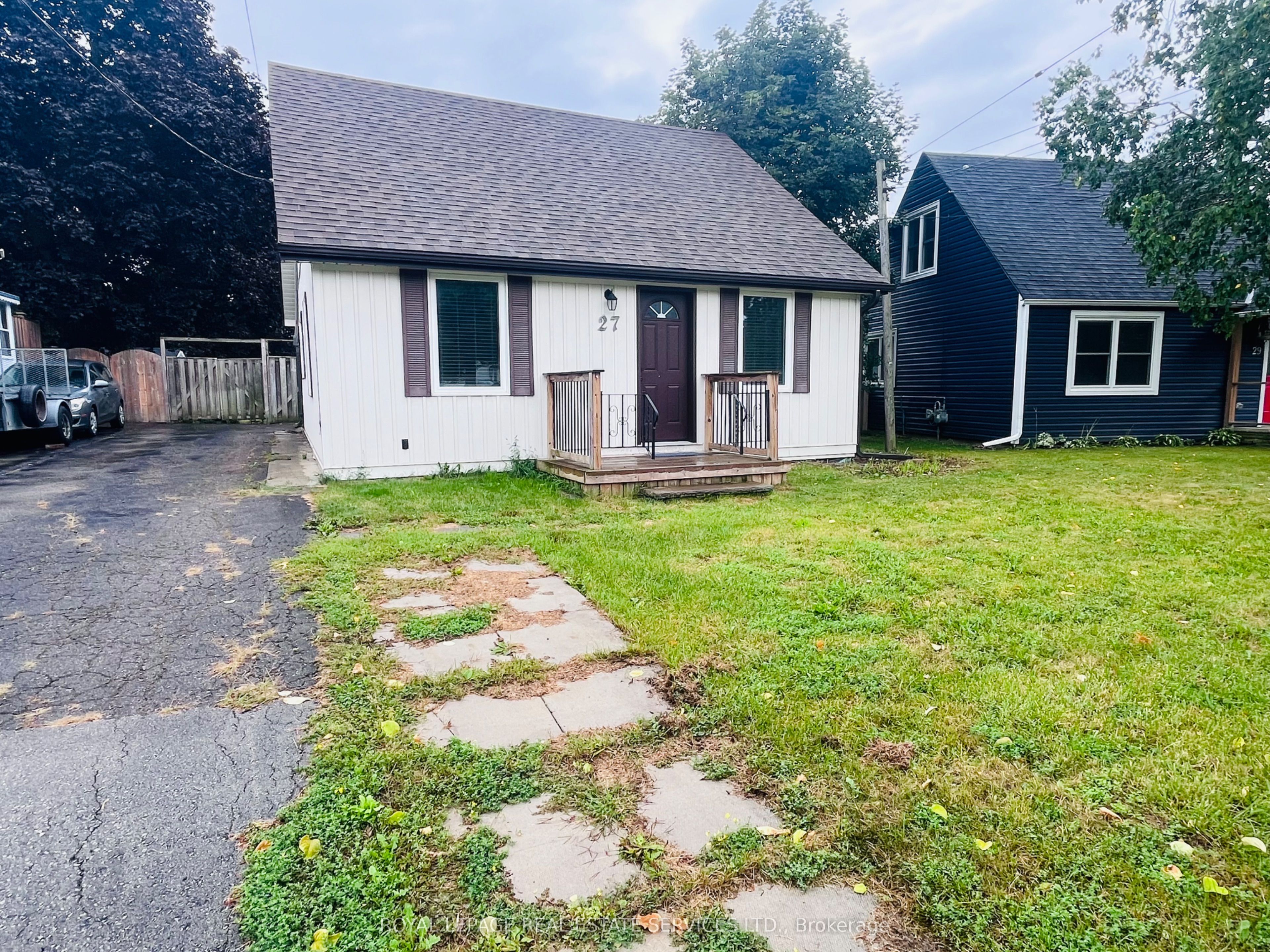 27 Normandy Boulevard, Halton Hills, ON L7G 1V9 photo 3